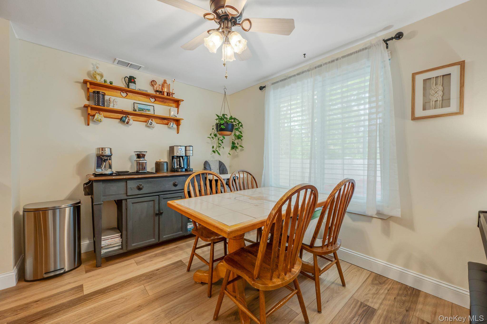 2 Bedroom Home for Sale in Medford - New York - USA - 7