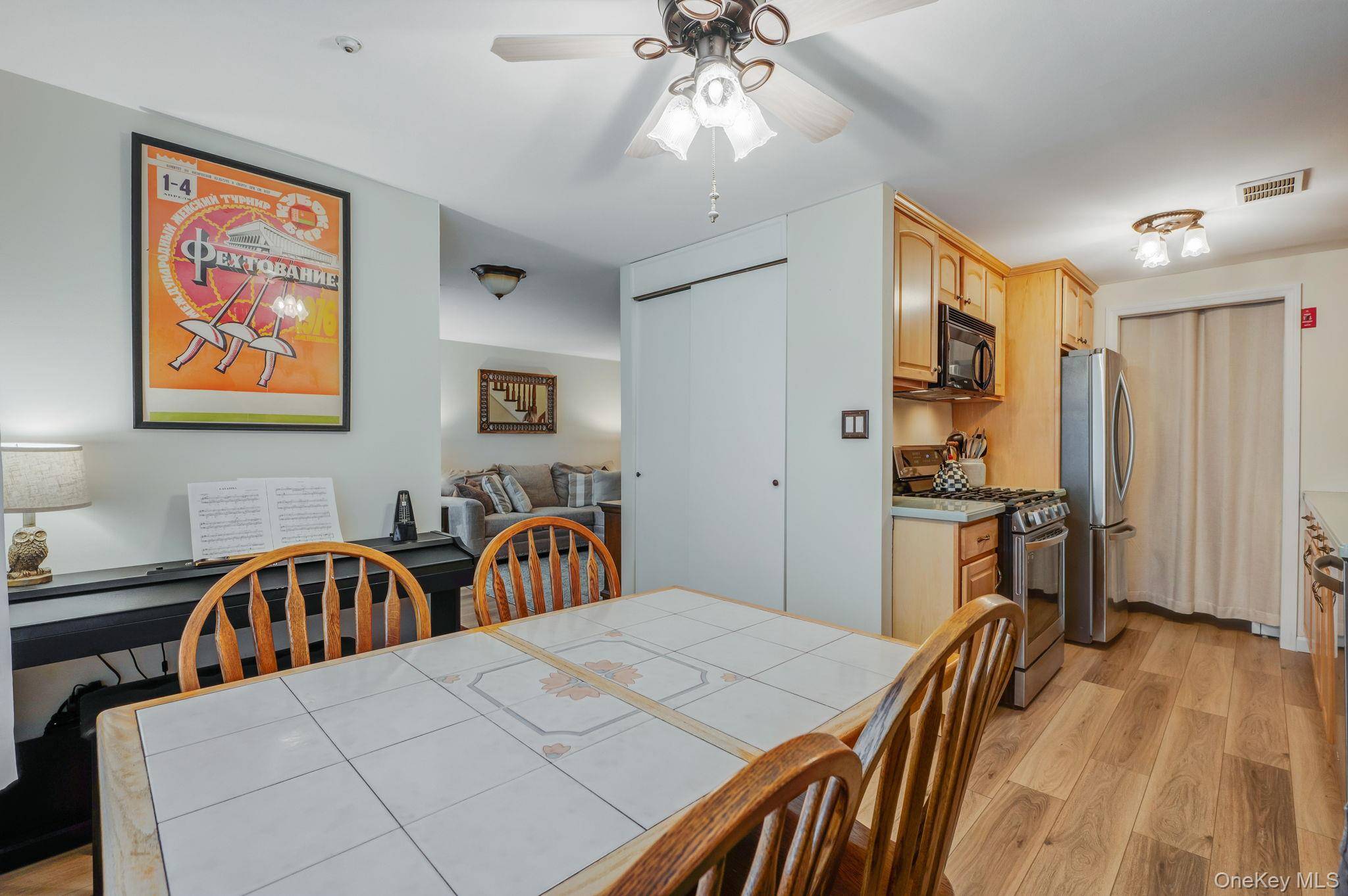 2 Bedroom Home for Sale in Medford - New York - USA - 8