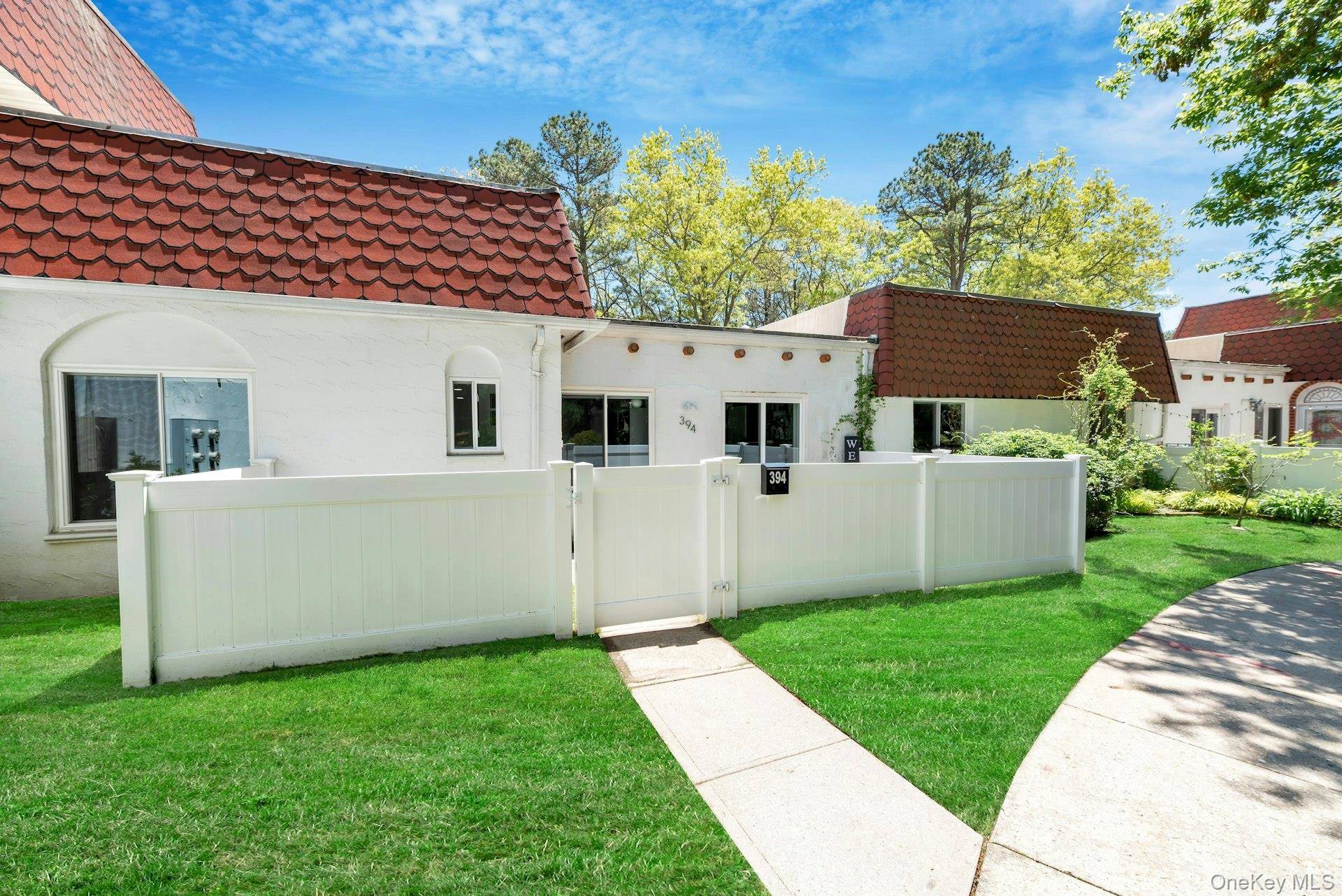 2 Bedroom Home for Sale in Medford - New York - USA - 2