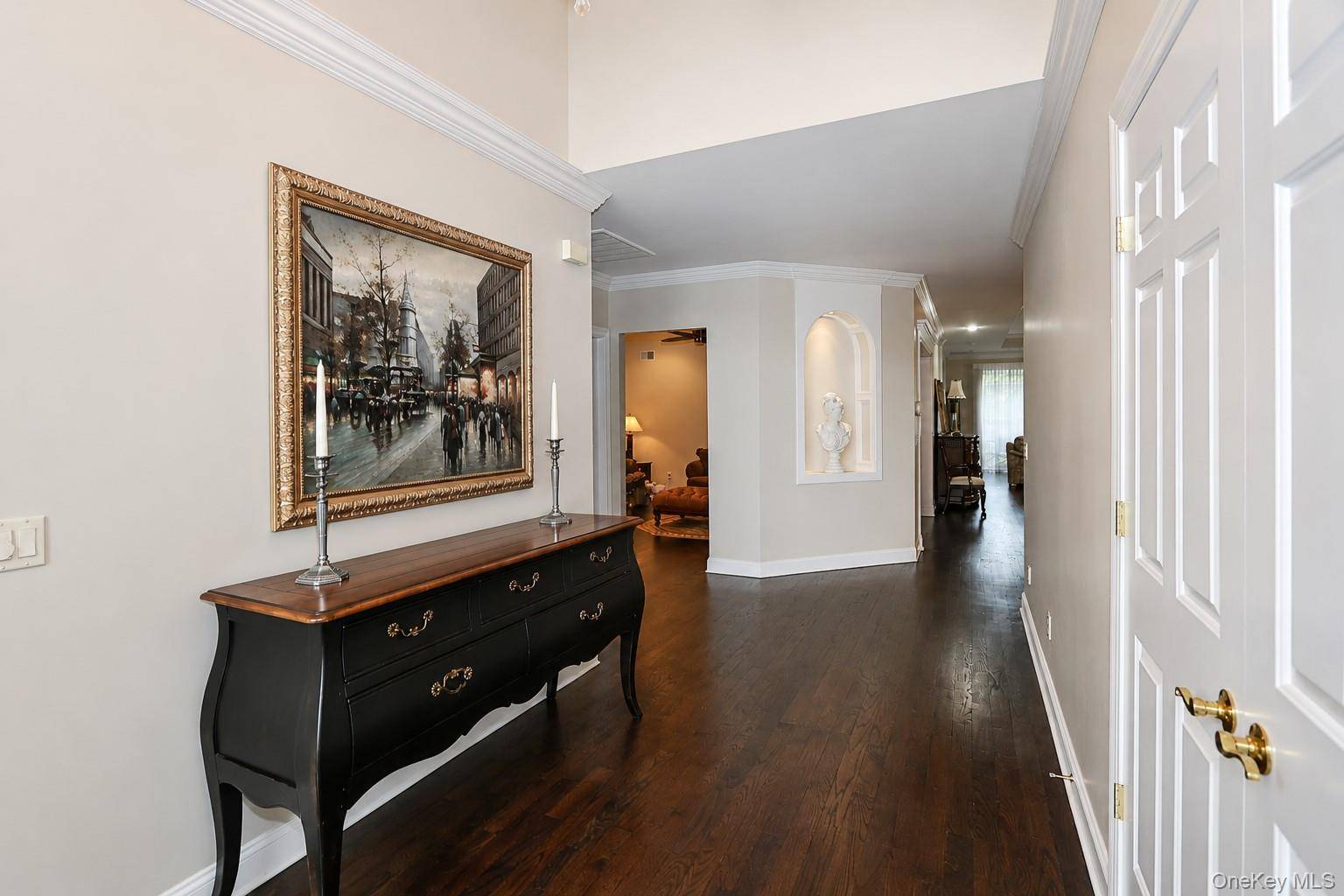2 Bedroom Home for Sale in Melville - New York - USA - 3