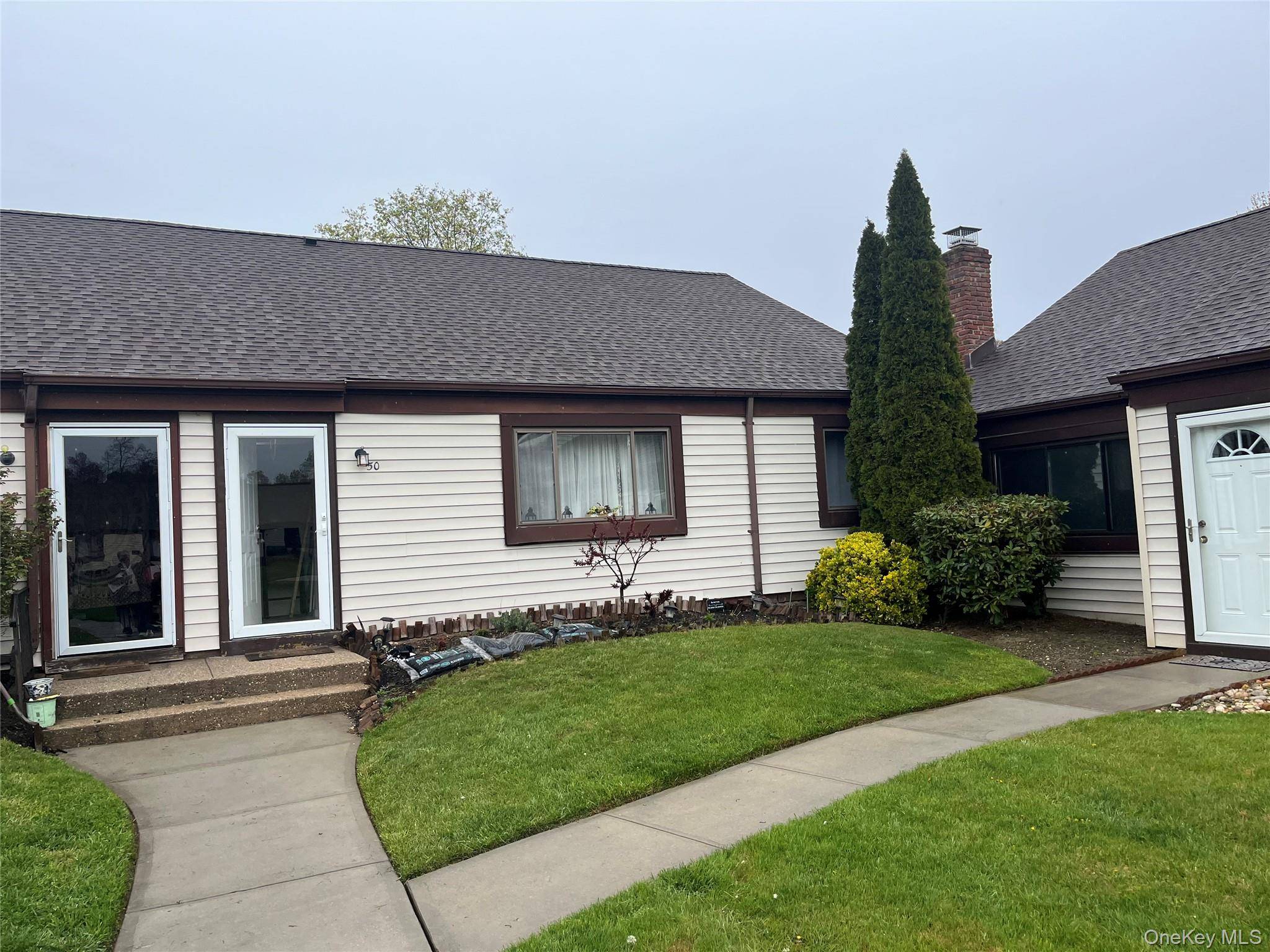 2 Bedroom Home for Sale in Middle Island - New York - USA - 3