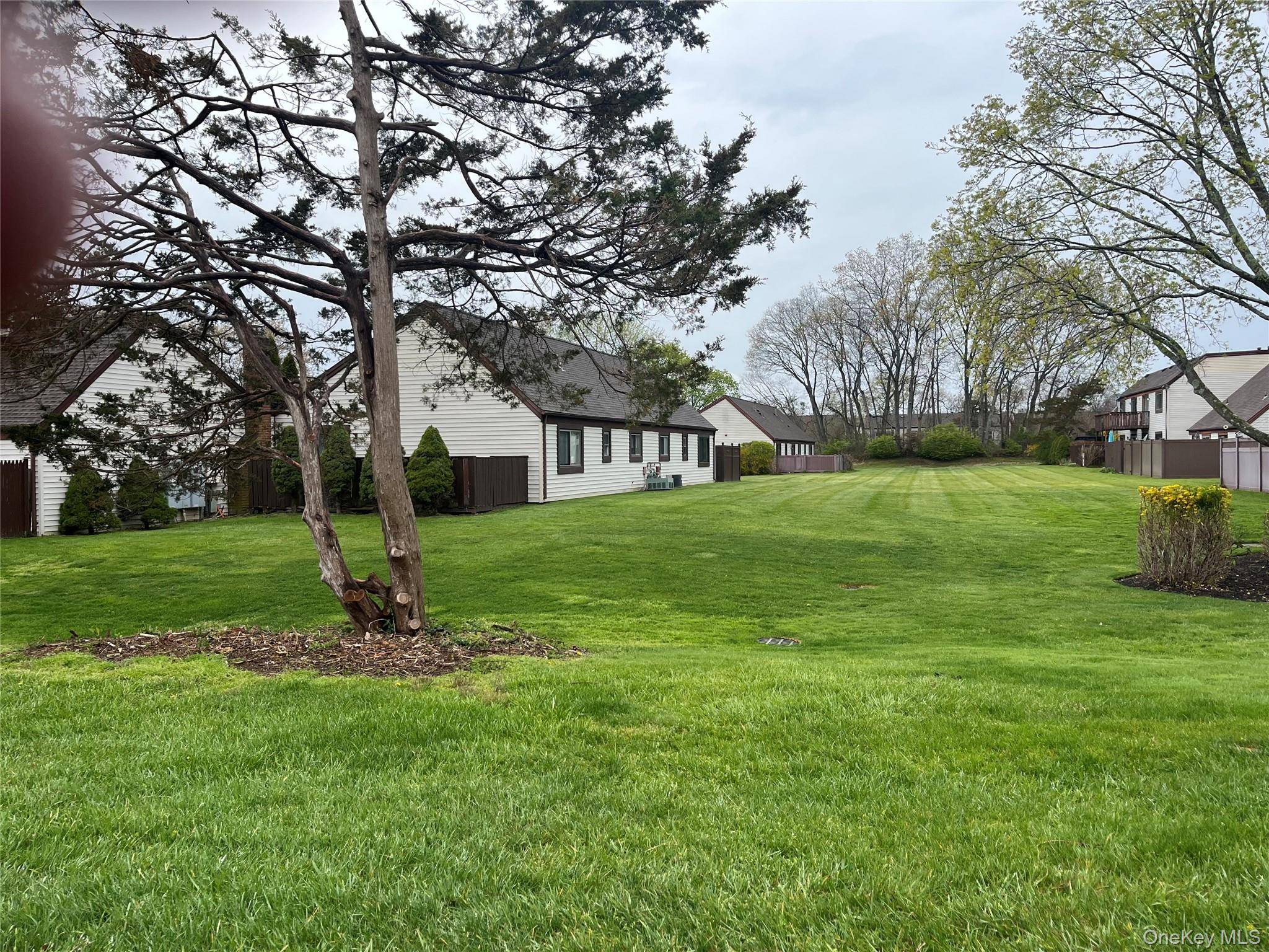 2 Bedroom Home for Sale in Middle Island - New York - USA - 4