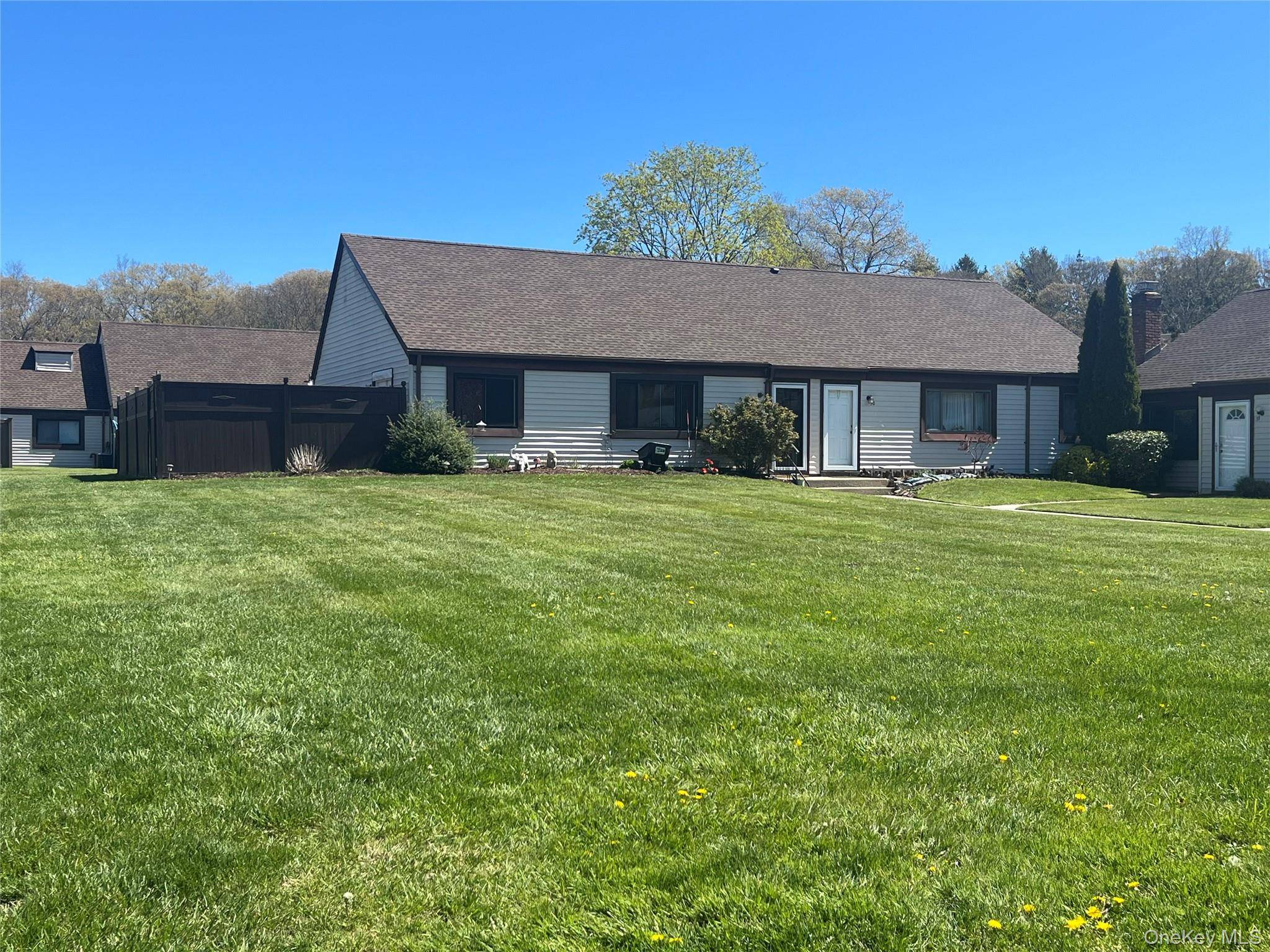 2 Bedroom Home for Sale in Middle Island - New York - USA - 6