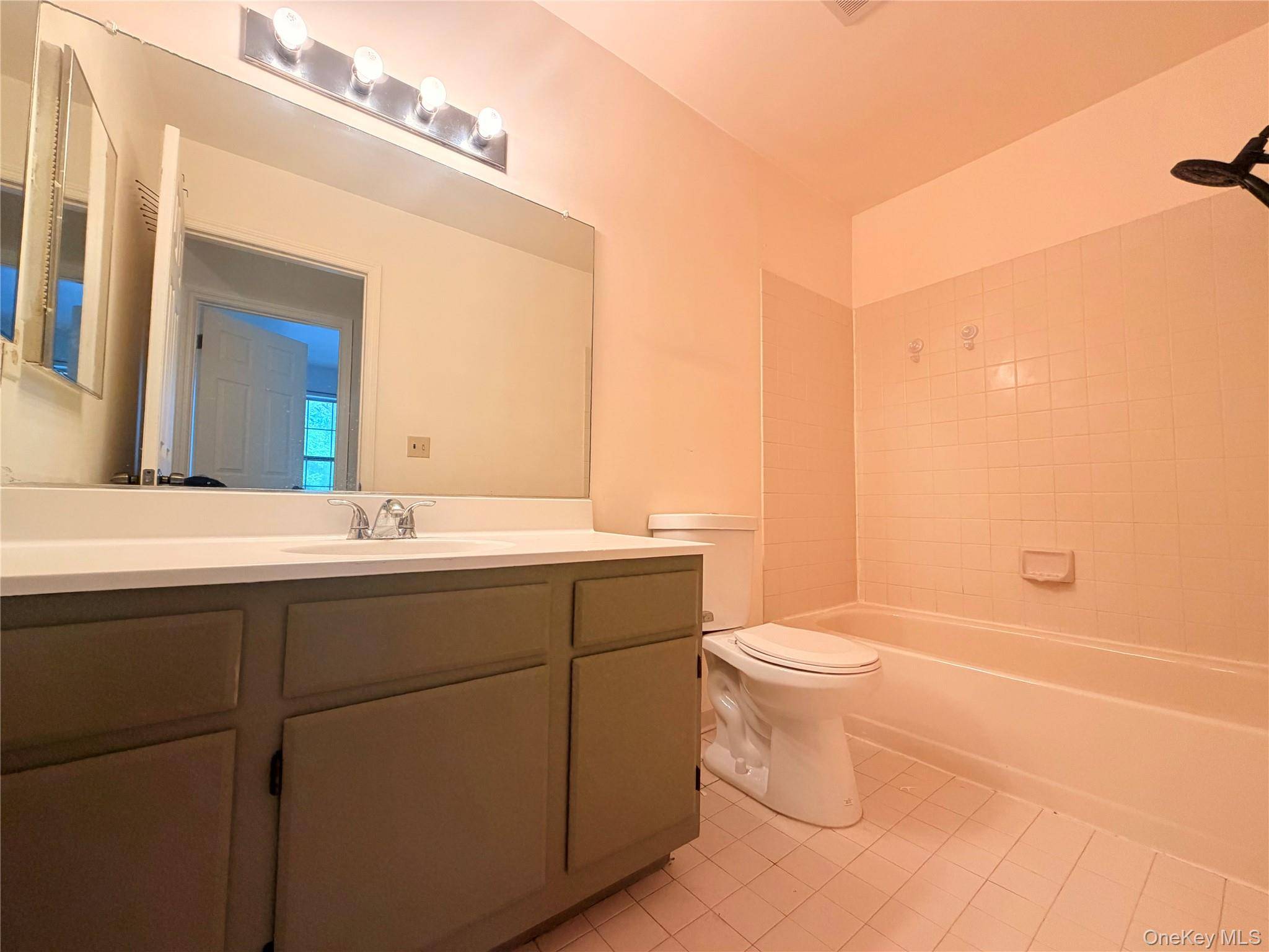 2 Bedroom Home for Sale in Middletown - New York - USA - 8
