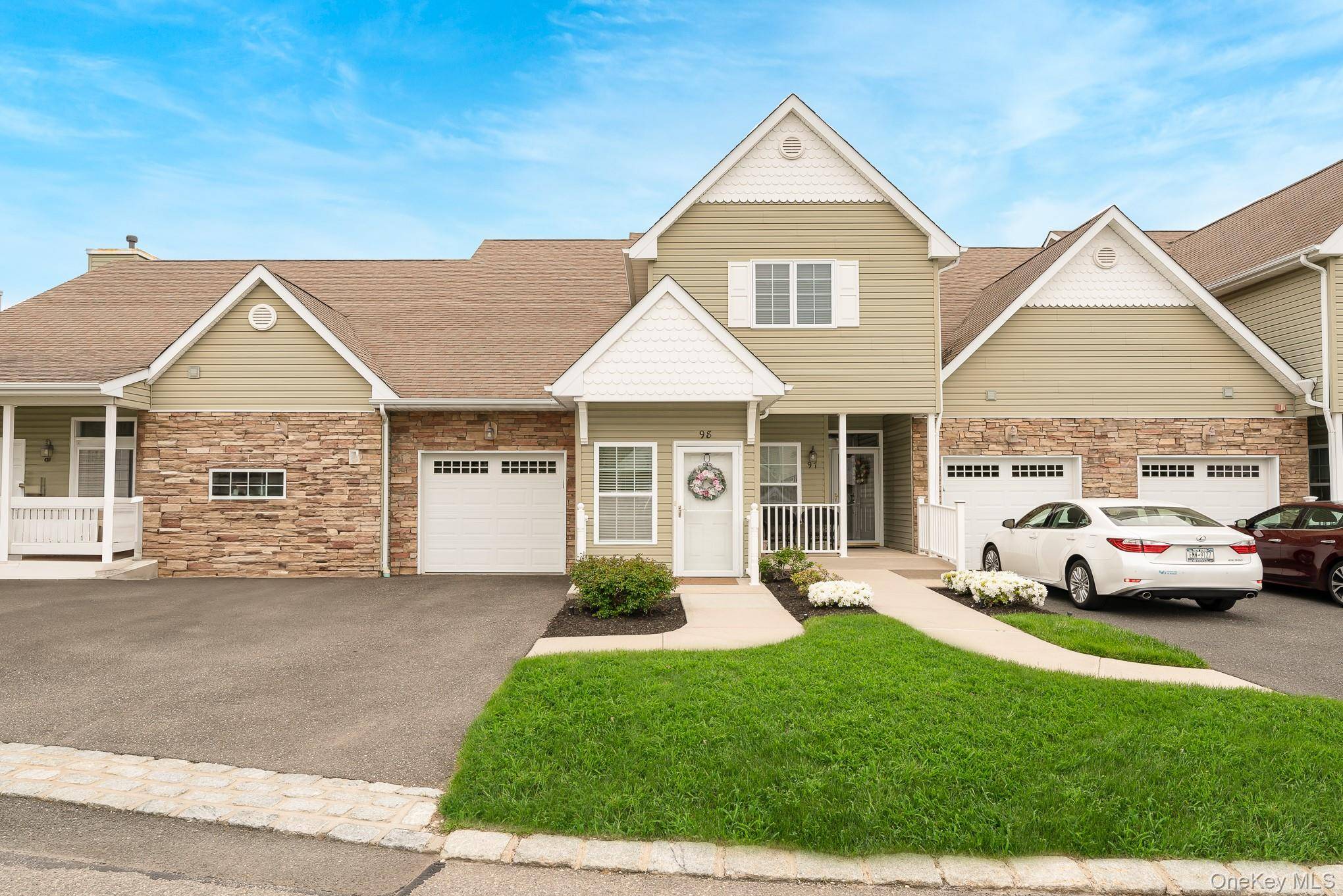 2 Bedroom Home for Sale in Mount Sinai - New York - USA - 1