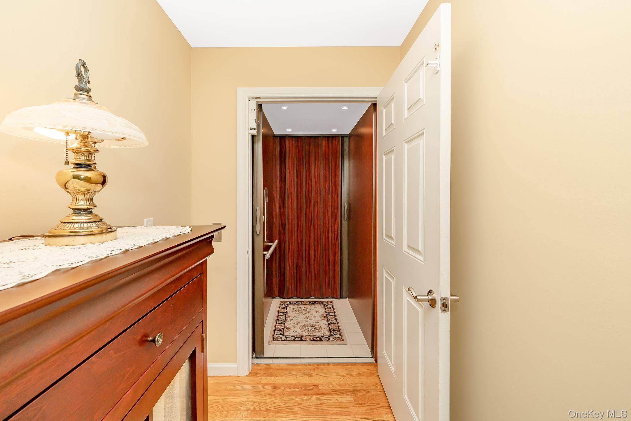 2 Bedroom Home for Sale in Mount Sinai - New York - USA - 7