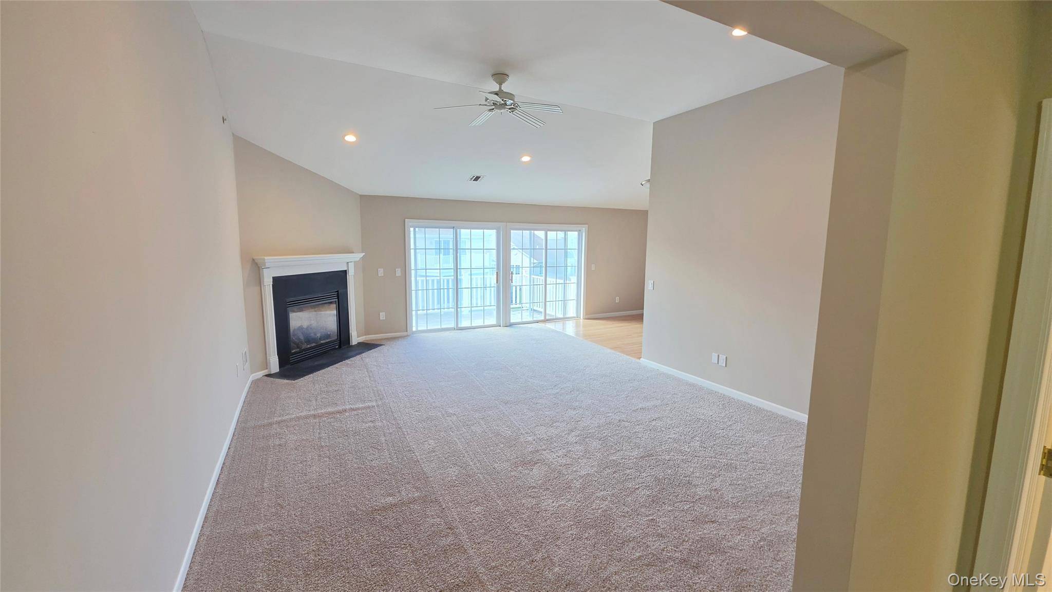 Apartamento de 2 Dormitorios en Venta en Mount Sinai - Nueva York - EE. UU. - 3