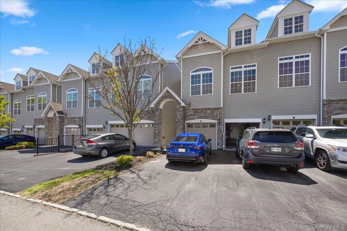 2 Bedroom Home for Sale in New Windsor - New York - USA - 2