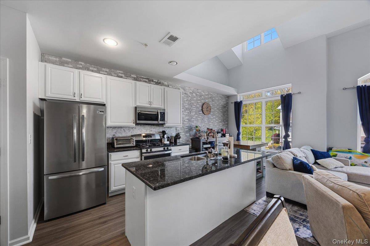 2 Bedroom Home for Sale in New Windsor - New York - USA - 5