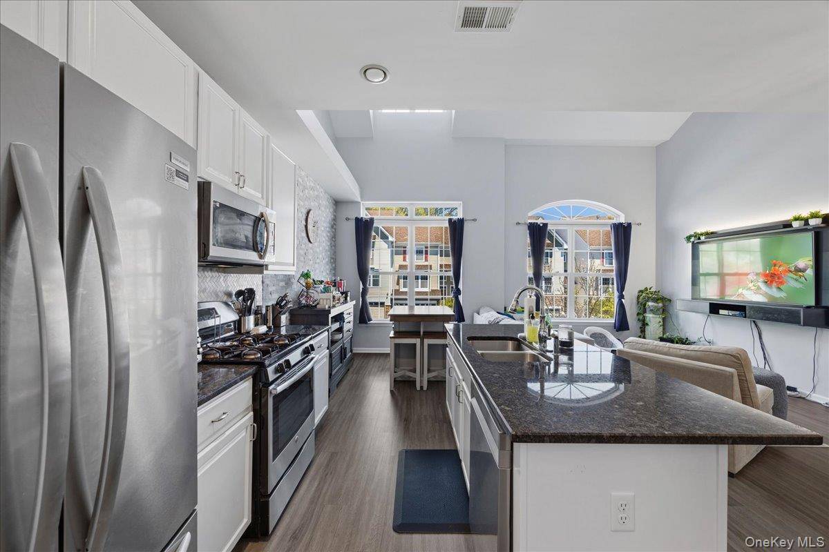 2 Bedroom Home for Sale in New Windsor - New York - USA - 6