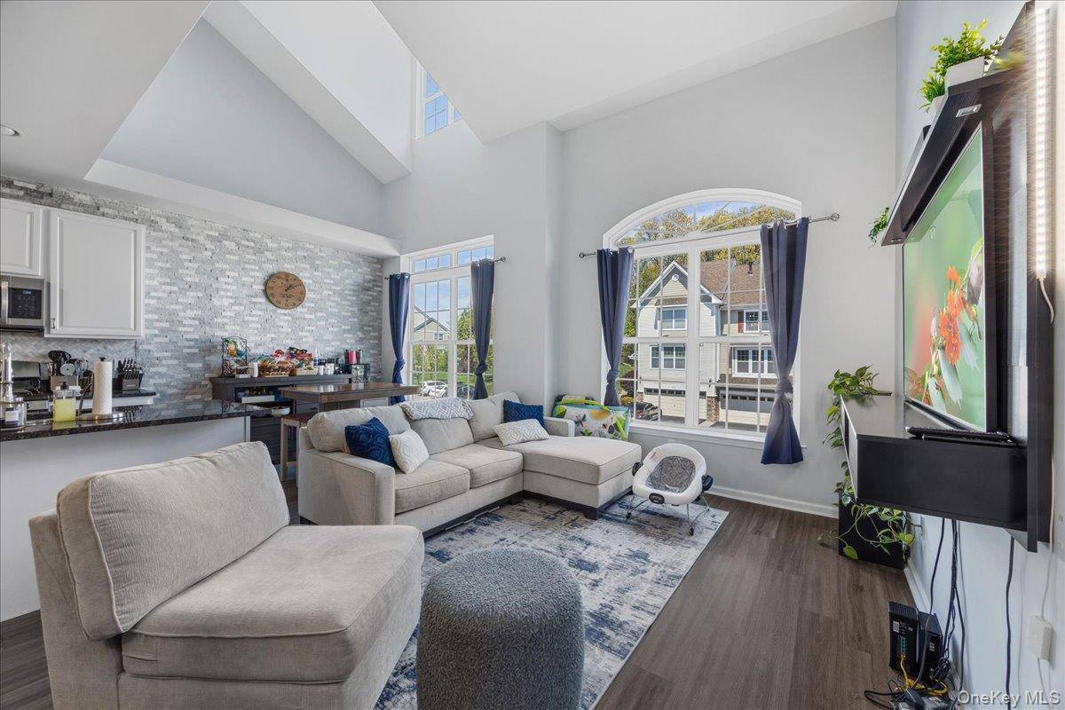 2 Bedroom Home for Sale in New Windsor - New York - USA - 7