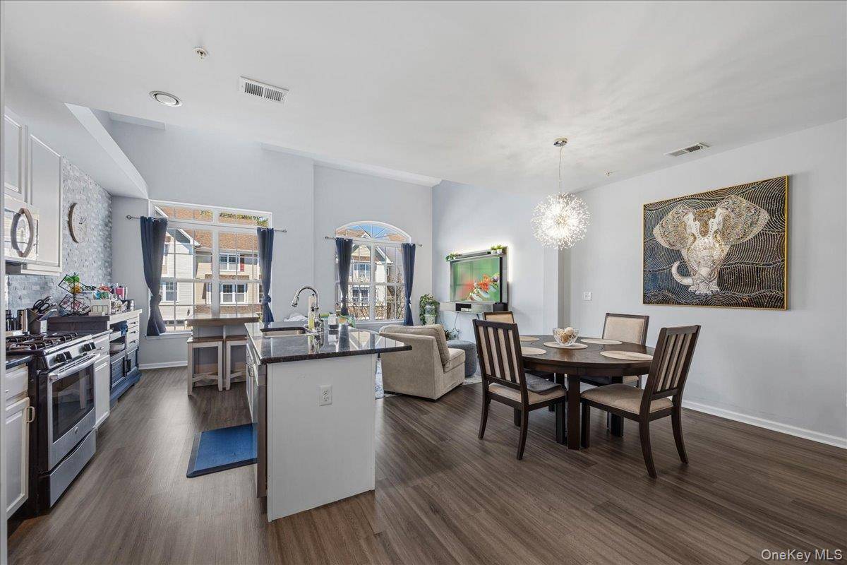 2 Bedroom Home for Sale in New Windsor - New York - USA - 8