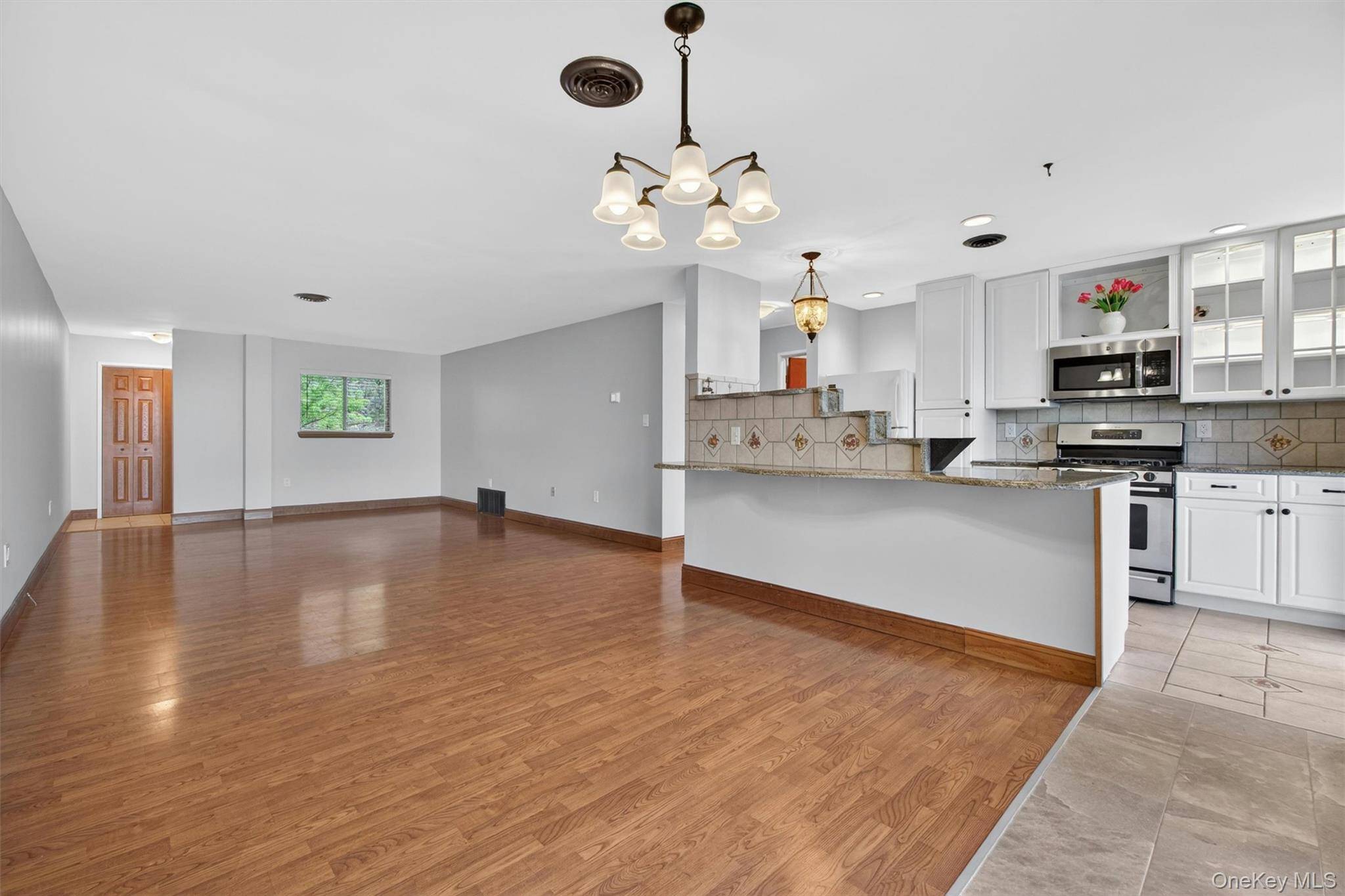 2 Bedroom Home for Sale in Newburgh - New York - USA - 8