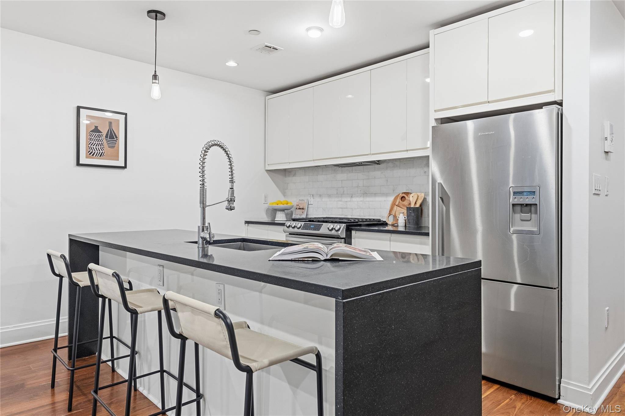 2 Bedroom Home for Sale in New York - Manhattan - New York - USA - 3