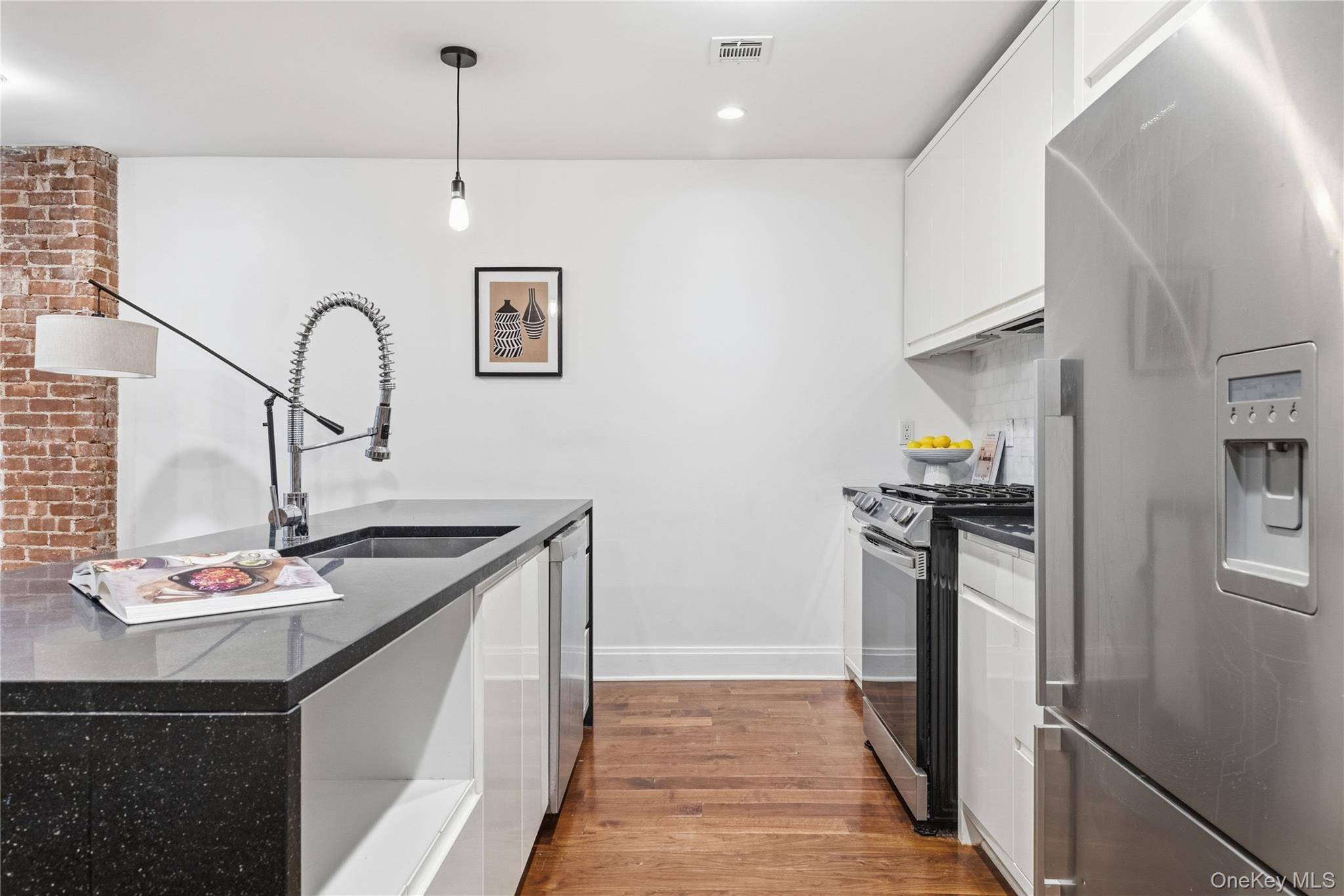 2 Bedroom Home for Sale in New York - Manhattan - New York - USA - 4