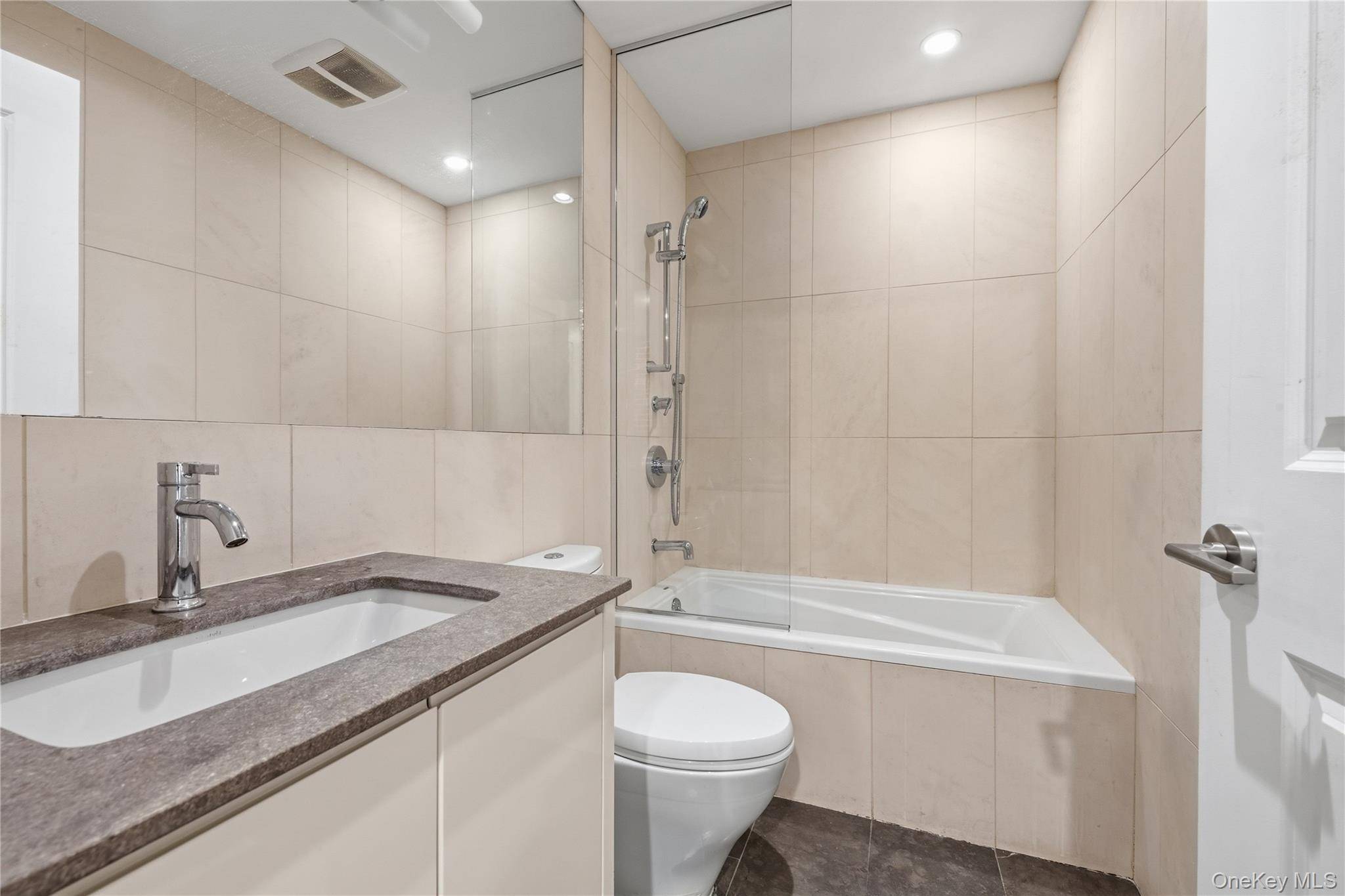 2 Bedroom Home for Sale in New York - Manhattan - New York - USA - 5