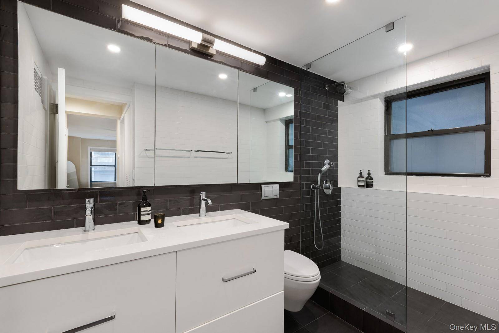 2 Bedroom Home for Sale in New York - Manhattan - New York - USA - 6