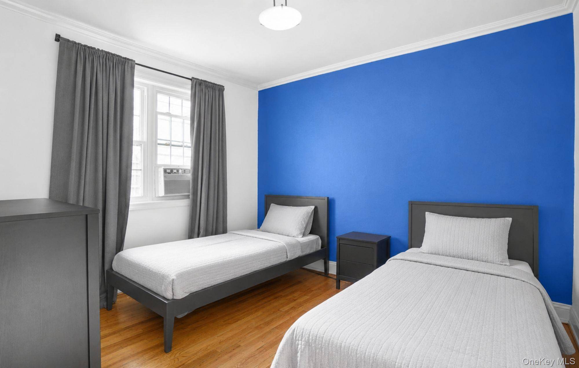 Apartamento com 2 Quartos à Venda em Oakland Gardens - Nova Iorque - EUA - 3