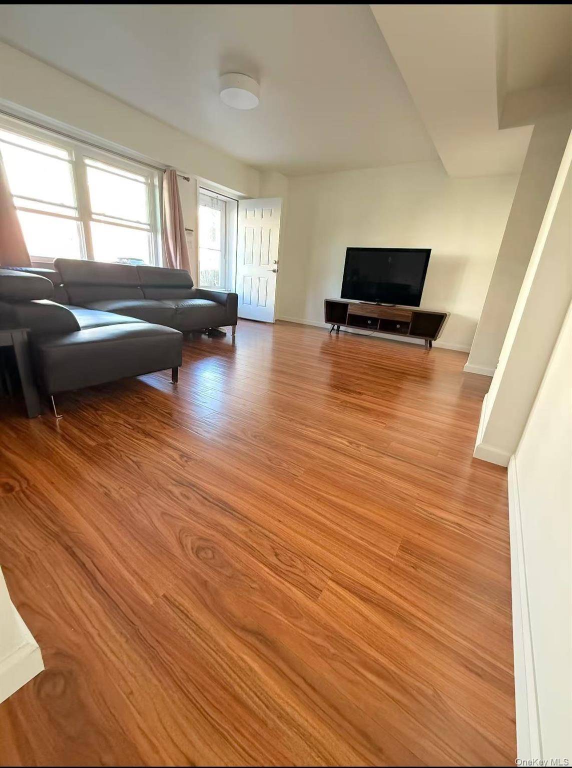 Apartamento com 2 Quartos à Venda em Oakland Gardens - Nova Iorque - EUA - 4