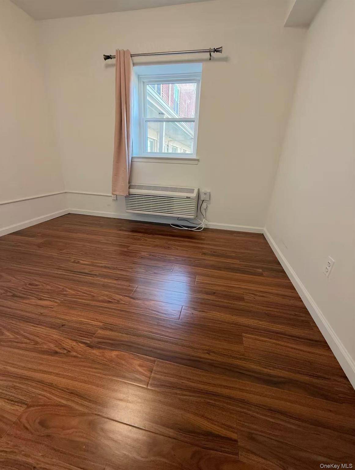 Apartamento com 2 Quartos à Venda em Oakland Gardens - Nova Iorque - EUA - 8