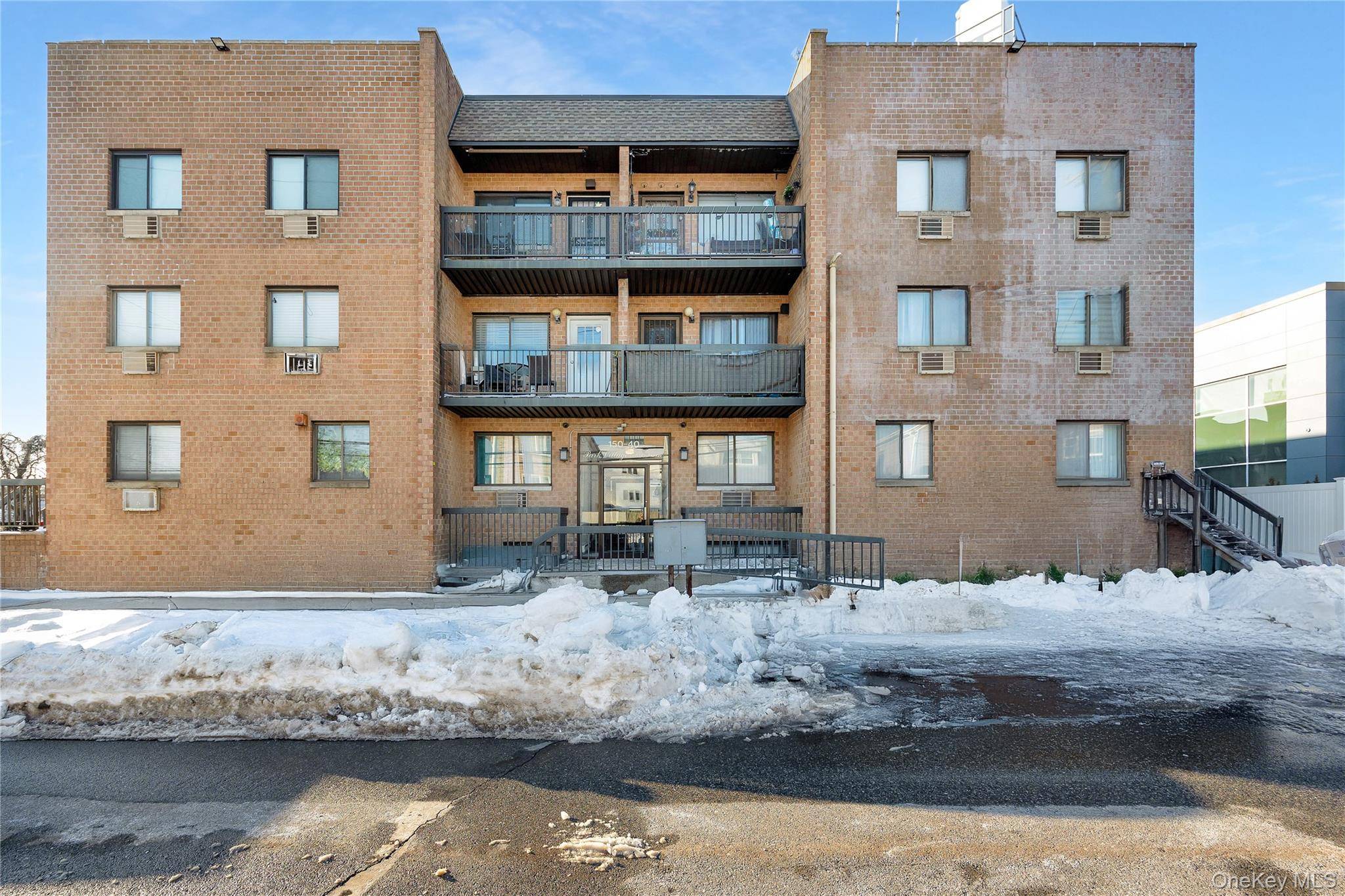 Apartamento com 2 Quartos à Venda em Ozone Park - Nova Iorque - EUA - 1