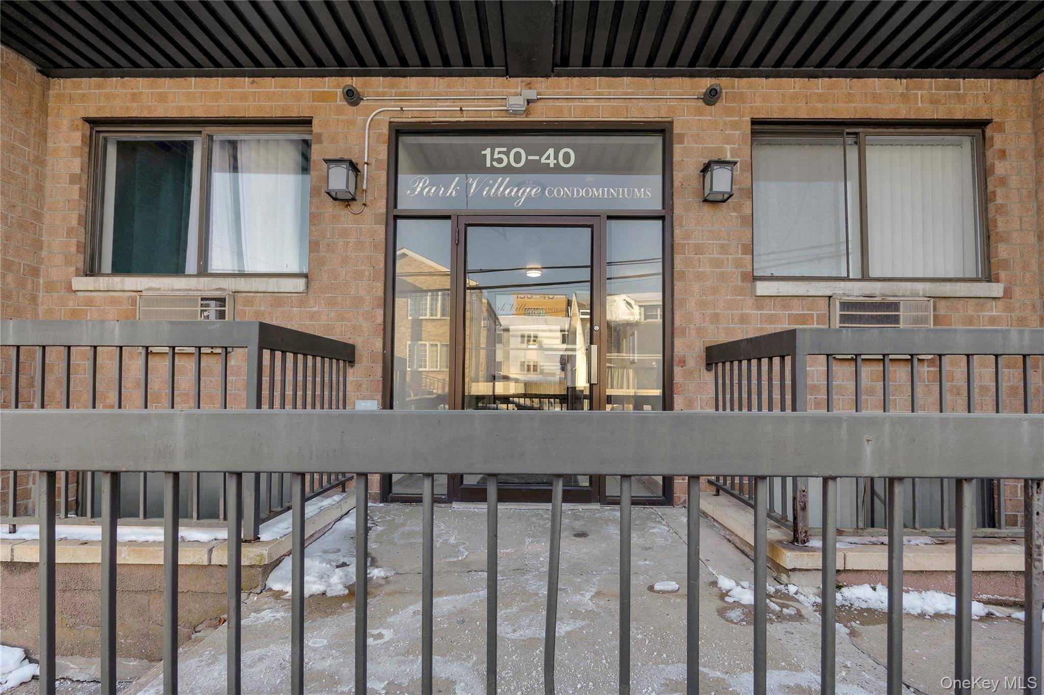 Apartamento com 2 Quartos à Venda em Ozone Park - Nova Iorque - EUA - 2