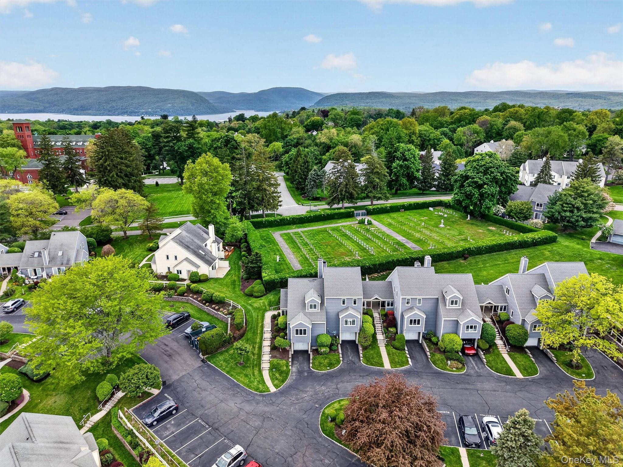 Apartamento com 2 Quartos à Venda em Peekskill - Nova Iorque - EUA - 1