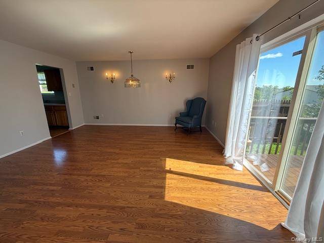 Apartamento com 2 Quartos à Venda em Pine Bush - Nova Iorque - EUA - 6