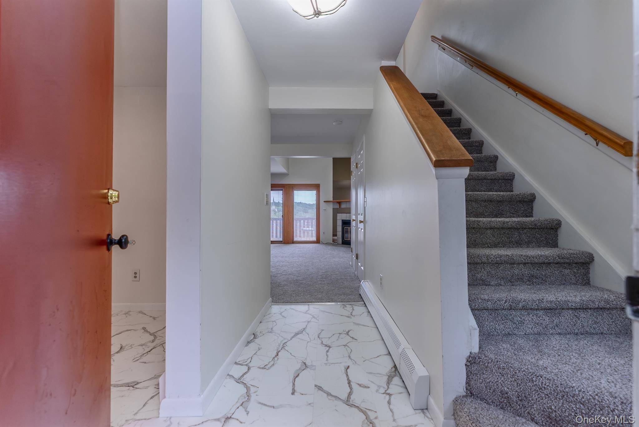 Apartamento com 2 Quartos à Venda em Port Ewen - Nova Iorque - EUA - 2