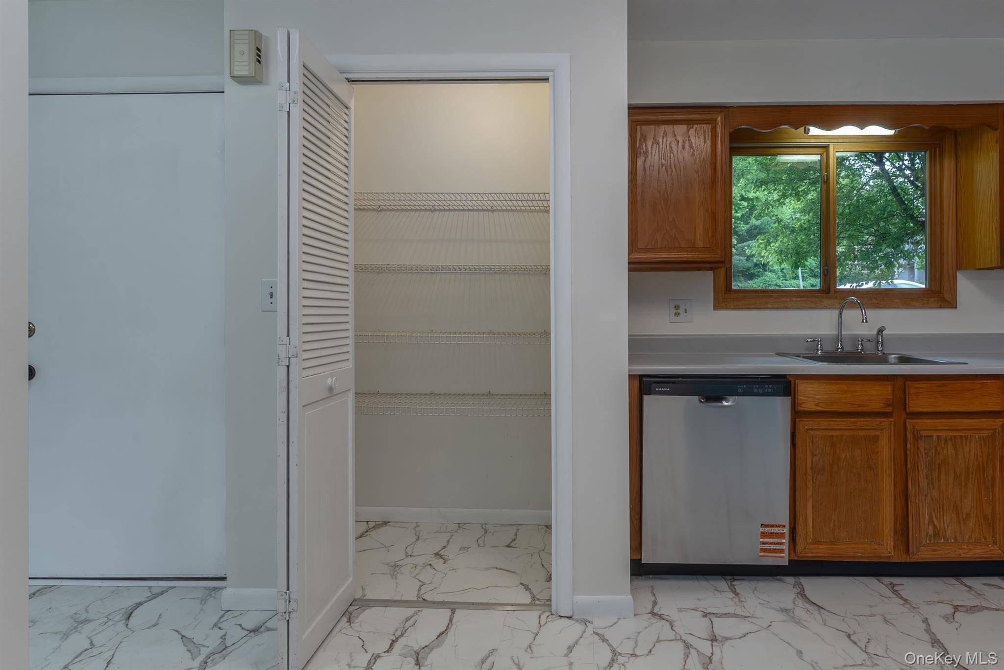 Apartamento com 2 Quartos à Venda em Port Ewen - Nova Iorque - EUA - 6
