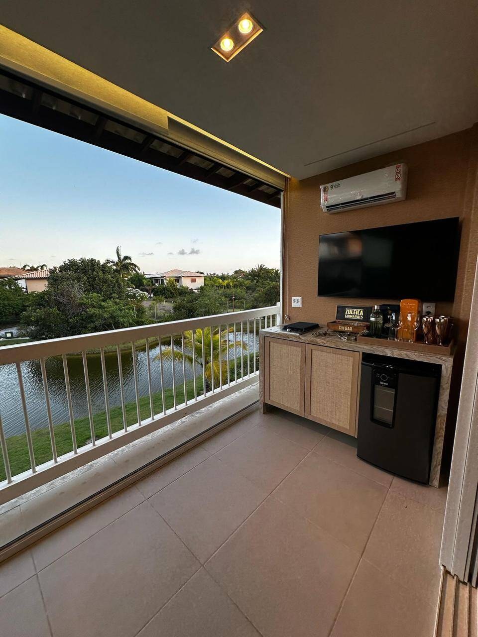 Apartamento com 2 Quartos à Venda em Praia do Forte - Bahia - Brasil - 1
