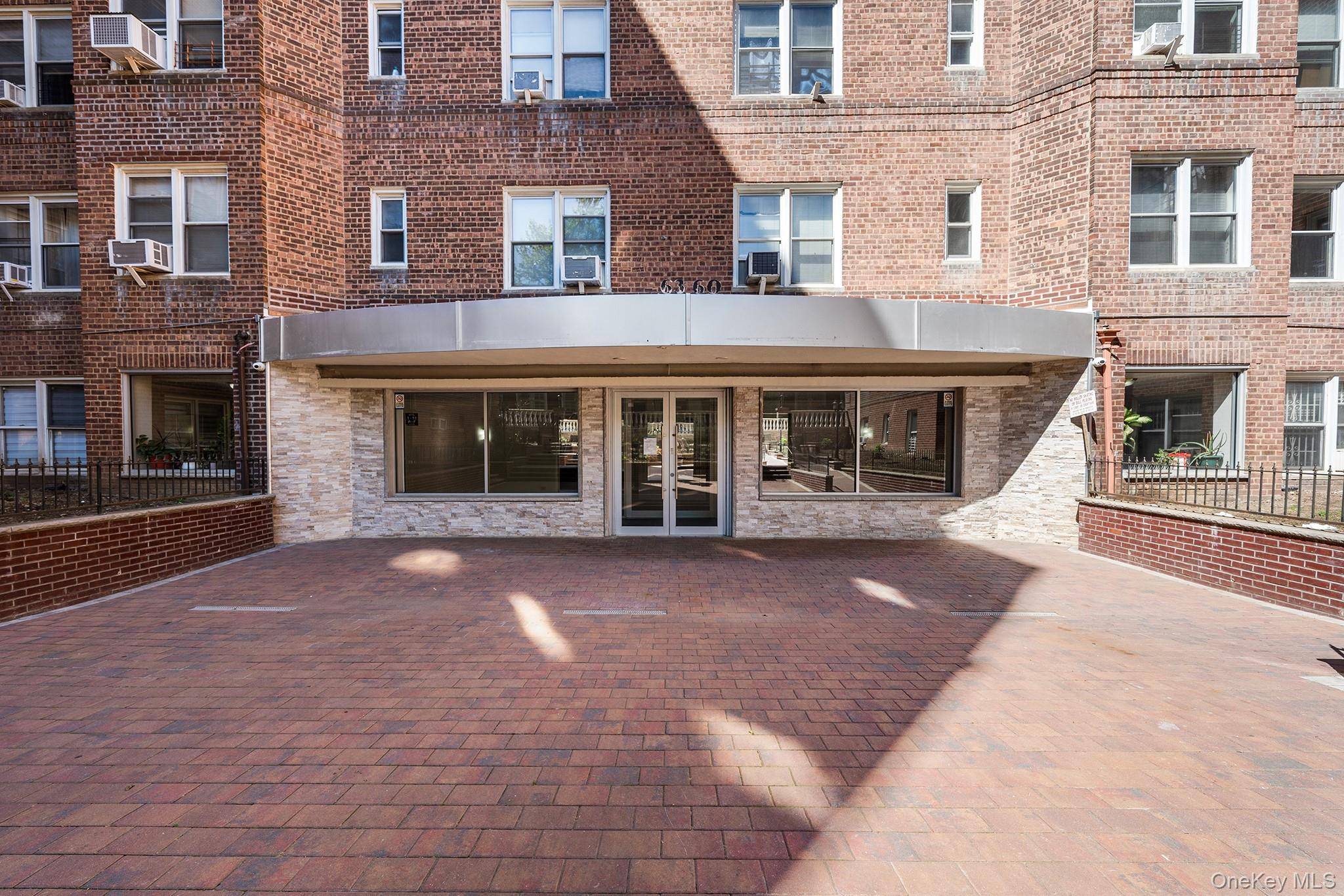 Apartamento com 2 Quartos à Venda em Rego Park - Nova Iorque - EUA - 2