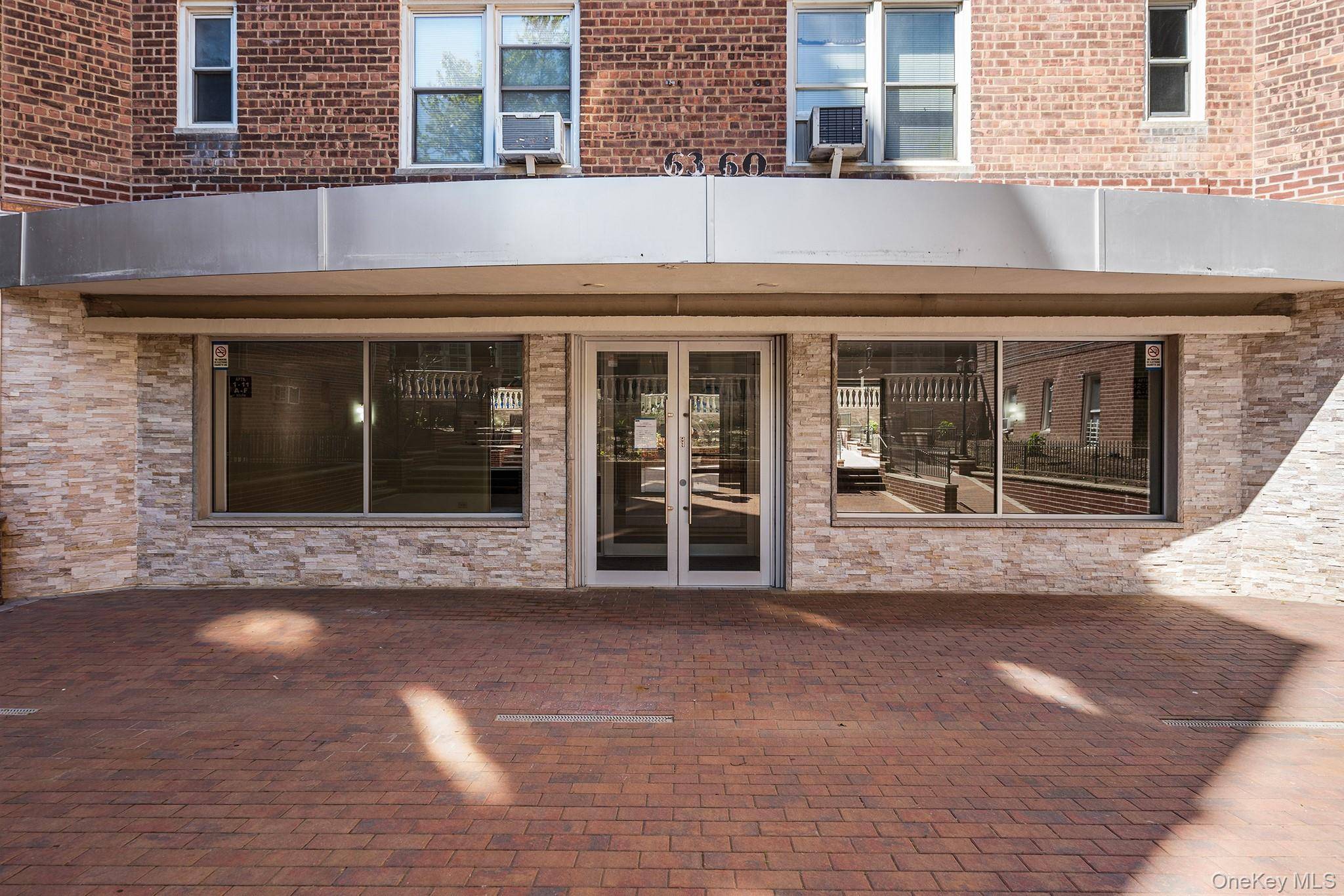 Apartamento com 2 Quartos à Venda em Rego Park - Nova Iorque - EUA - 3