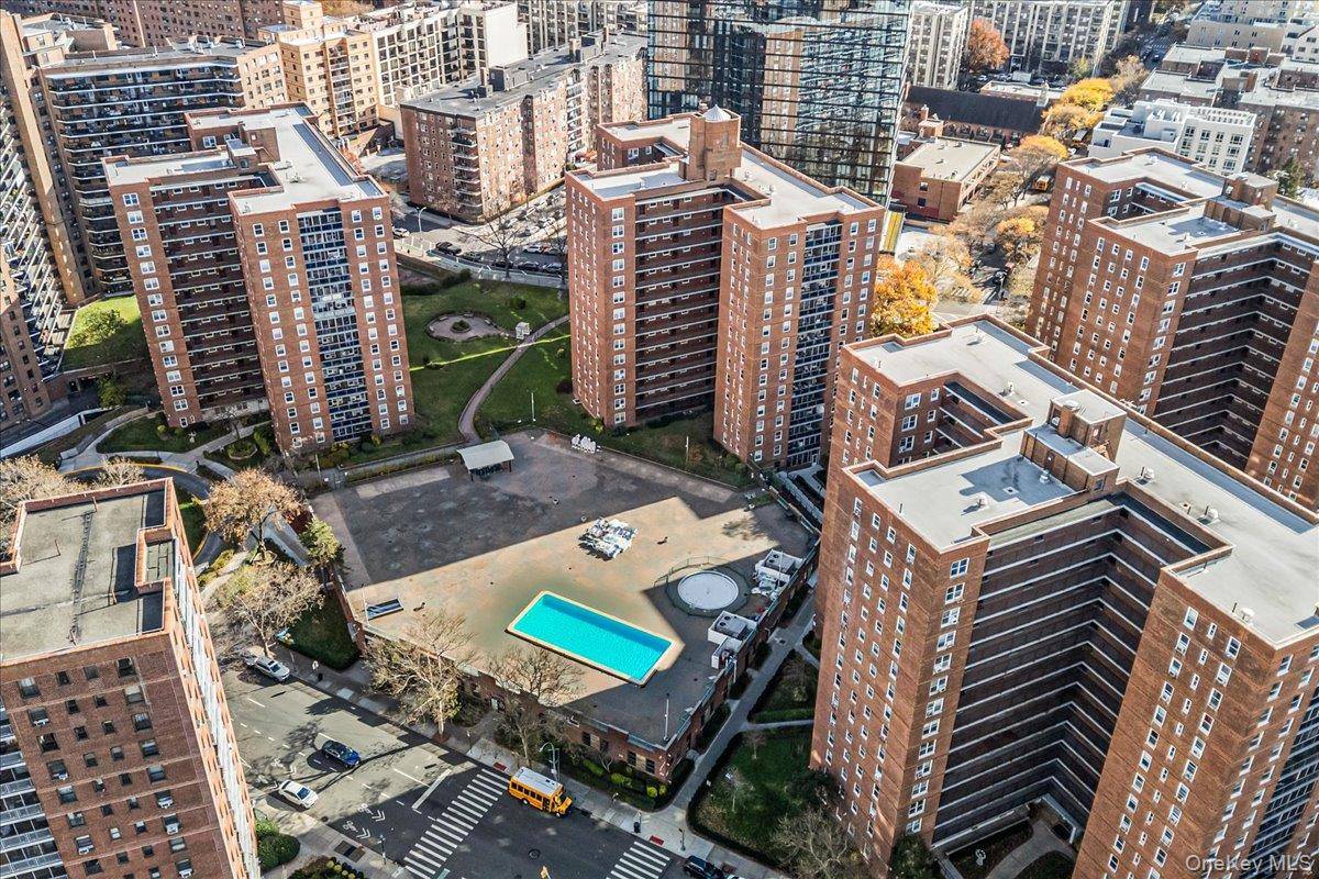 2 Bedroom Home for Sale in Rego Park - New York - USA - 1