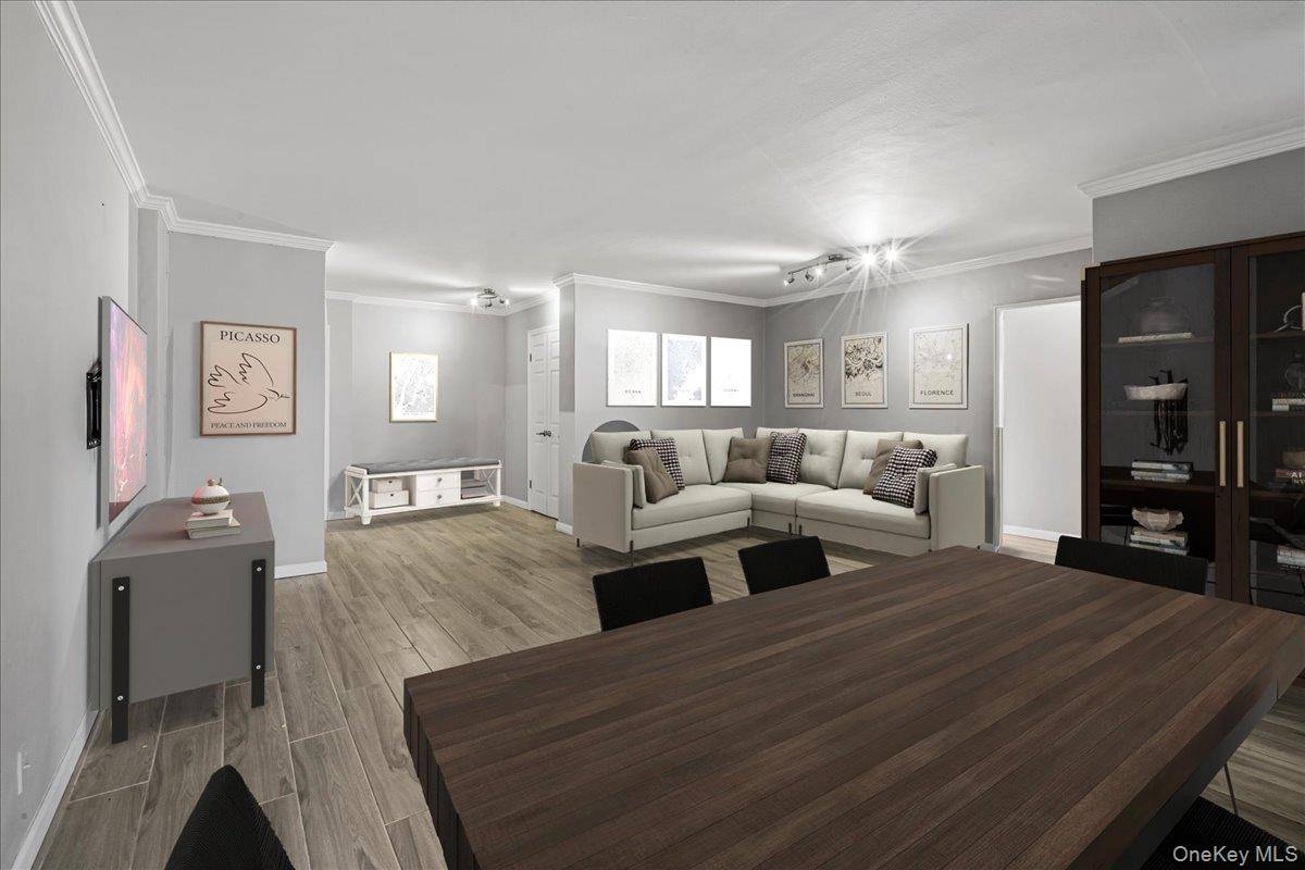 2 Bedroom Home for Sale in Rego Park - New York - USA - 2
