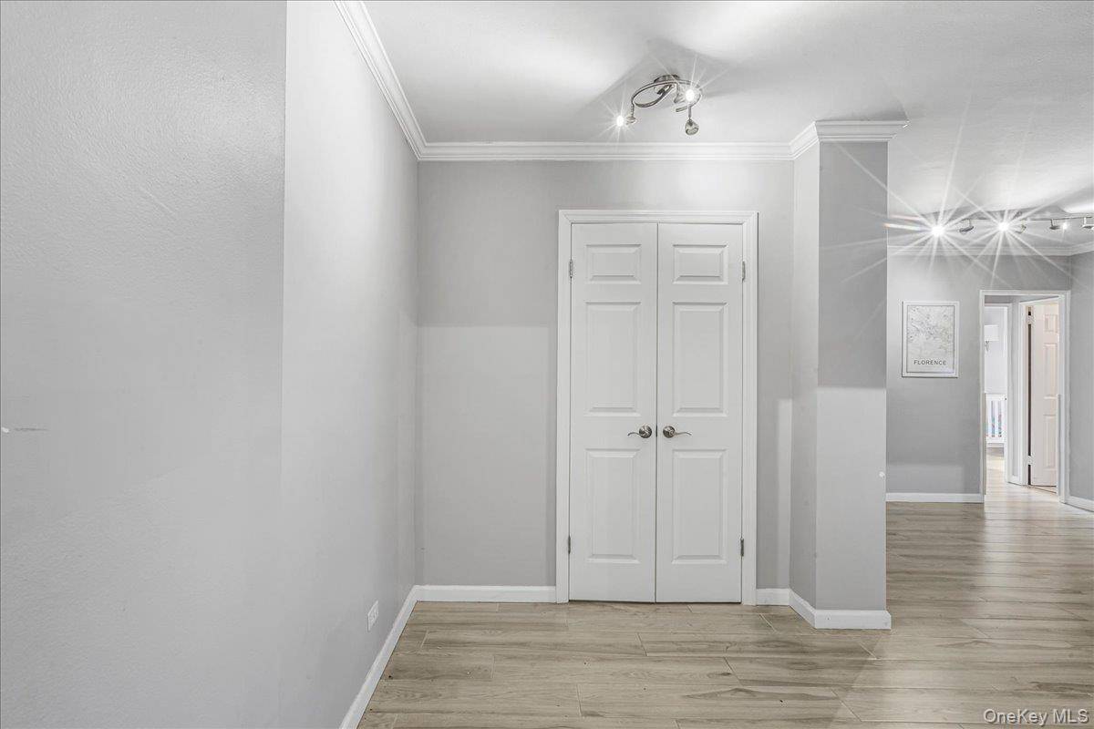 2 Bedroom Home for Sale in Rego Park - New York - USA - 4