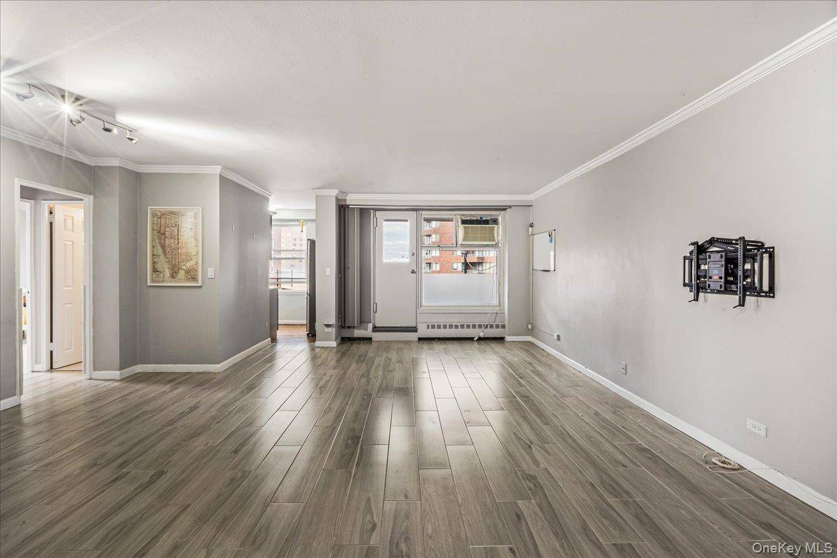 2 Bedroom Home for Sale in Rego Park - New York - USA - 7