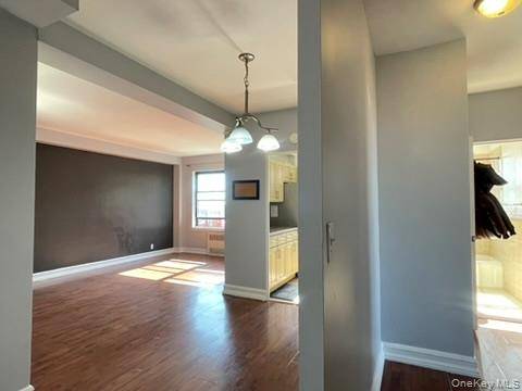 2 Bedroom Home for Sale in Rego Park - New York - USA - 3