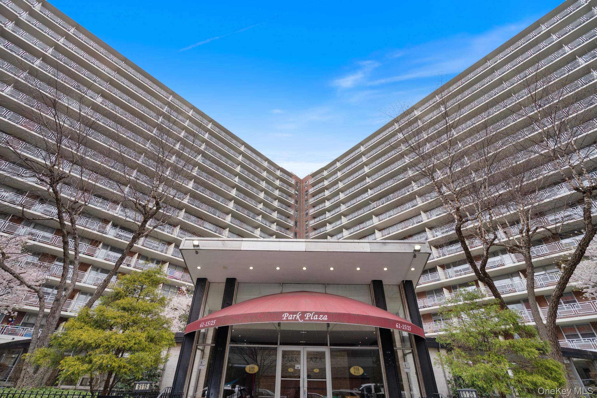 Apartamento de 2 Dormitorios en Venta en Rego Park - Nueva York - EE. UU. - 1