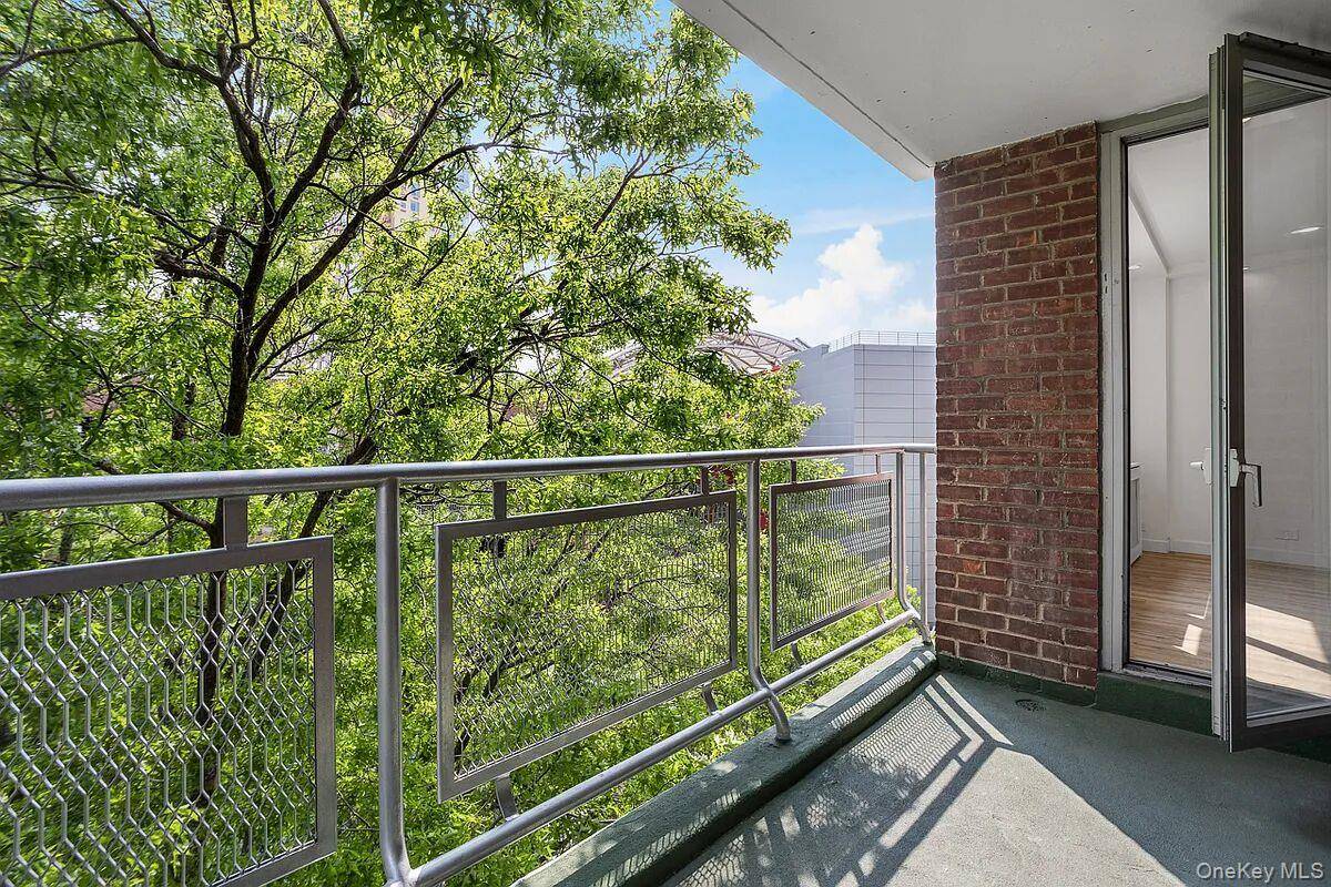 Apartamento de 2 Dormitorios en Venta en Rego Park - Nueva York - EE. UU. - 8