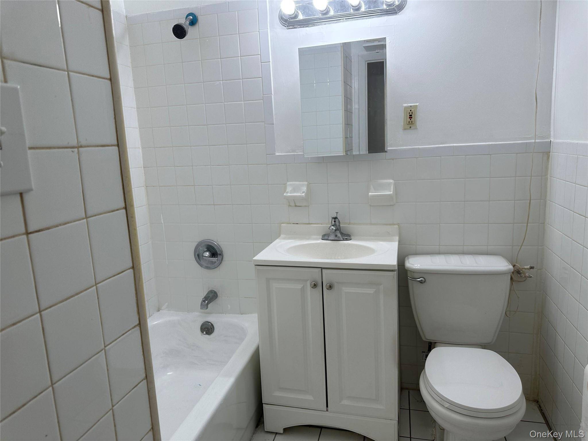 Apartamento de 2 Dormitorios en Venta en Richmond Hill - Nueva York - EE. UU. - 3