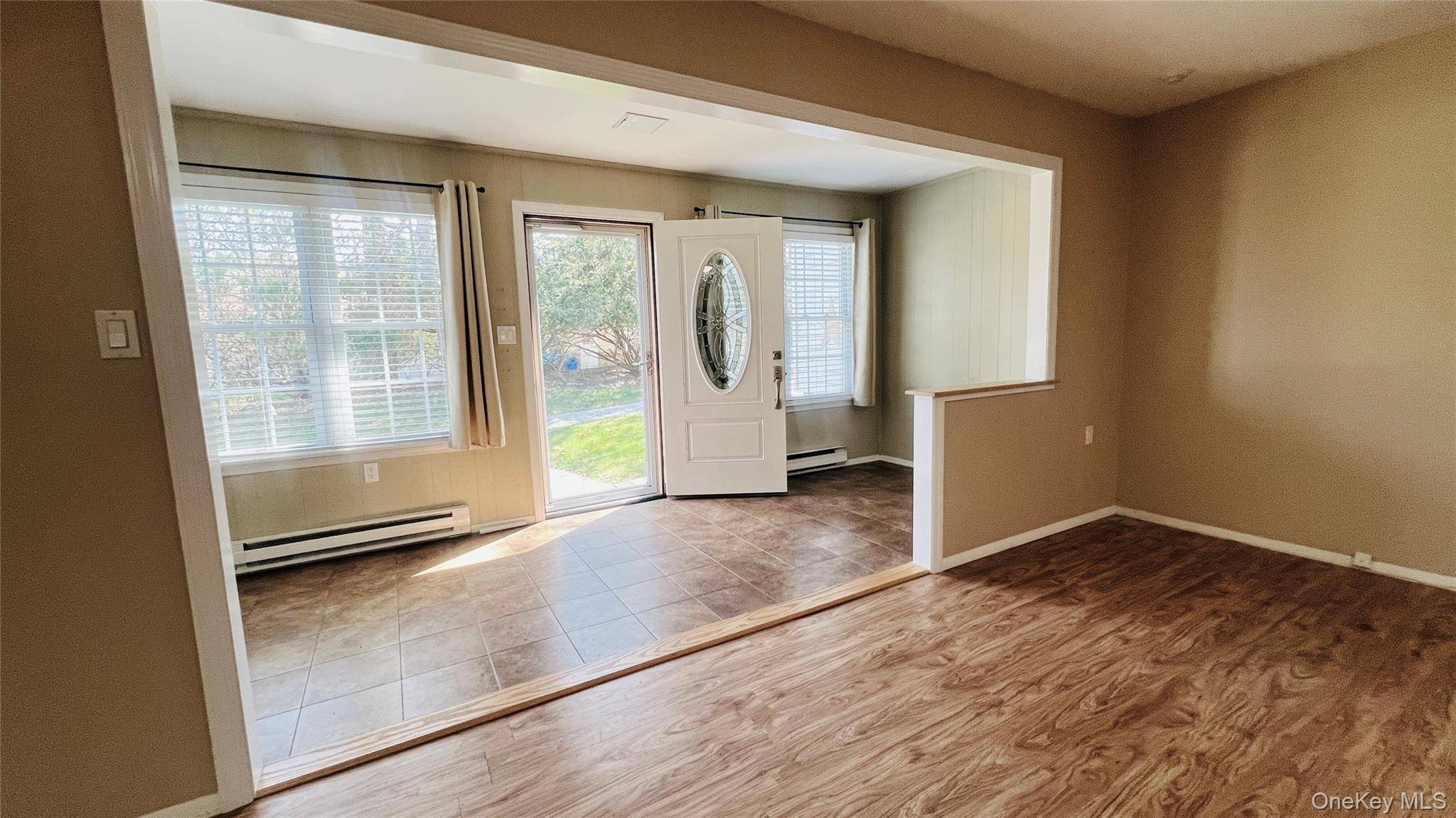 Apartamento de 2 Dormitorios en Venta en Ridge - Nueva York - EE. UU. - 4
