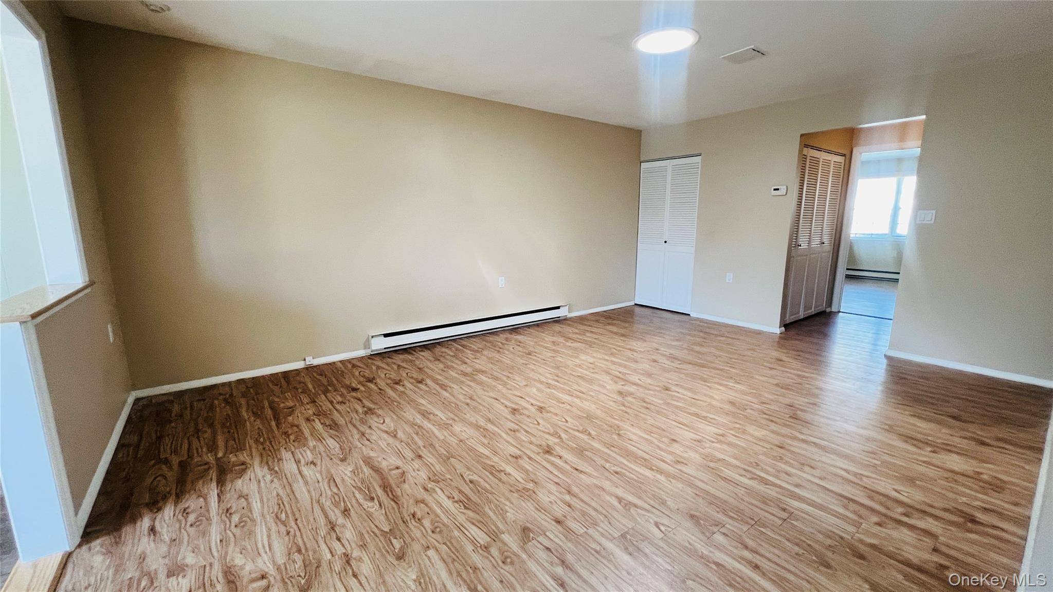 Apartamento de 2 Dormitorios en Venta en Ridge - Nueva York - EE. UU. - 5