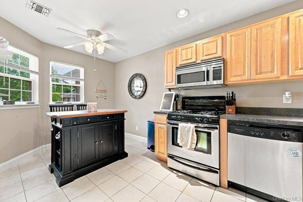 Apartamento com 2 Quartos à Venda em Riverhead - Nova Iorque - EUA - 4
