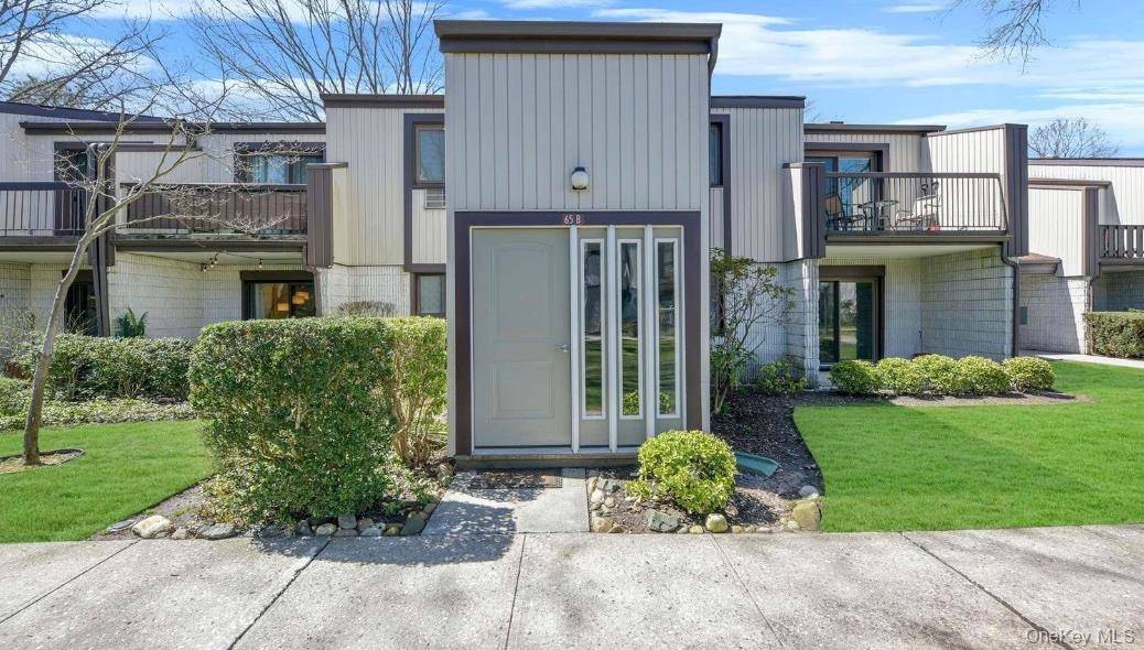 2 Bedroom Home for Sale in Ronkonkoma - New York - USA - 1