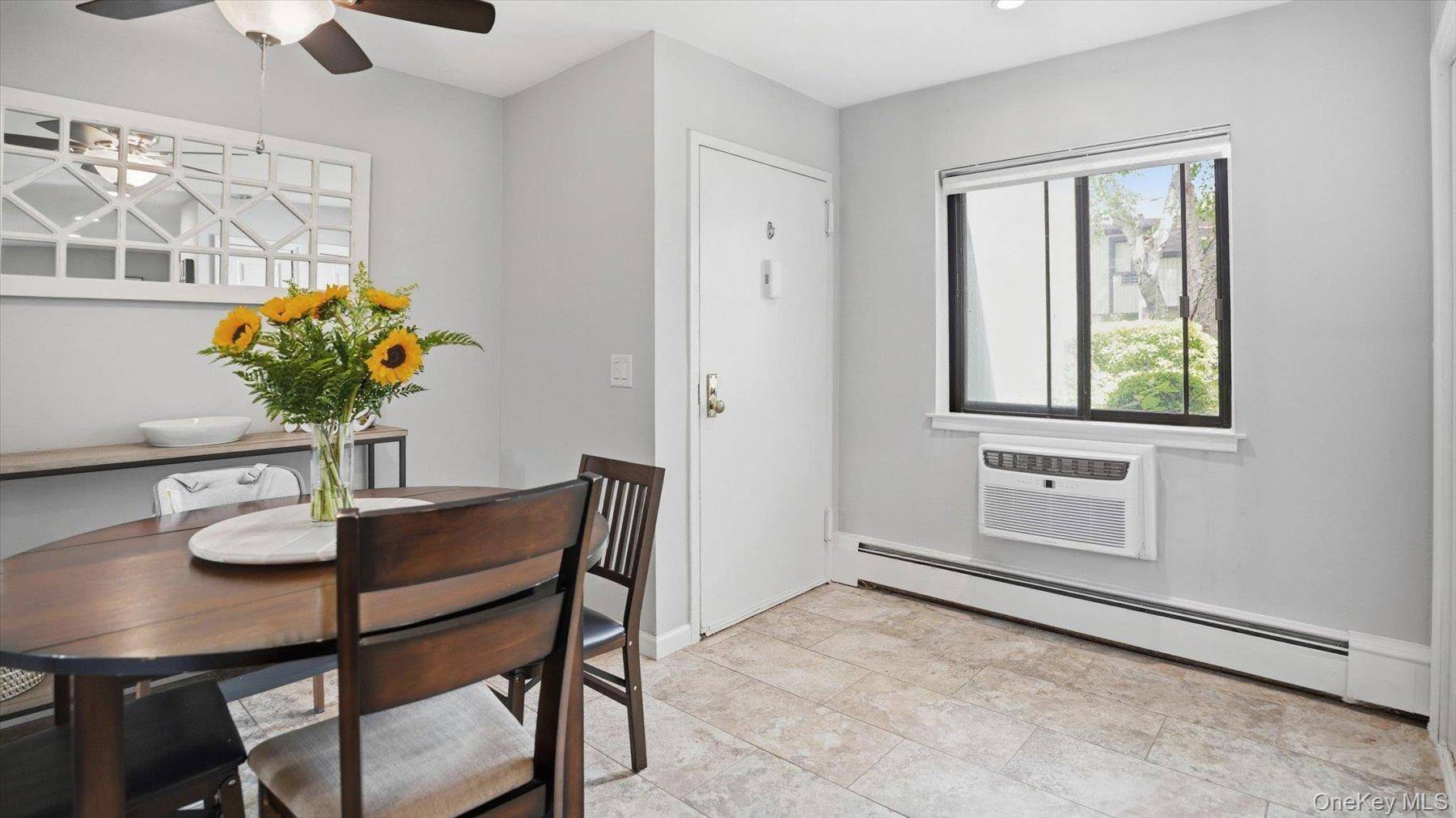 2 Bedroom Home for Sale in Ronkonkoma - New York - USA - 6