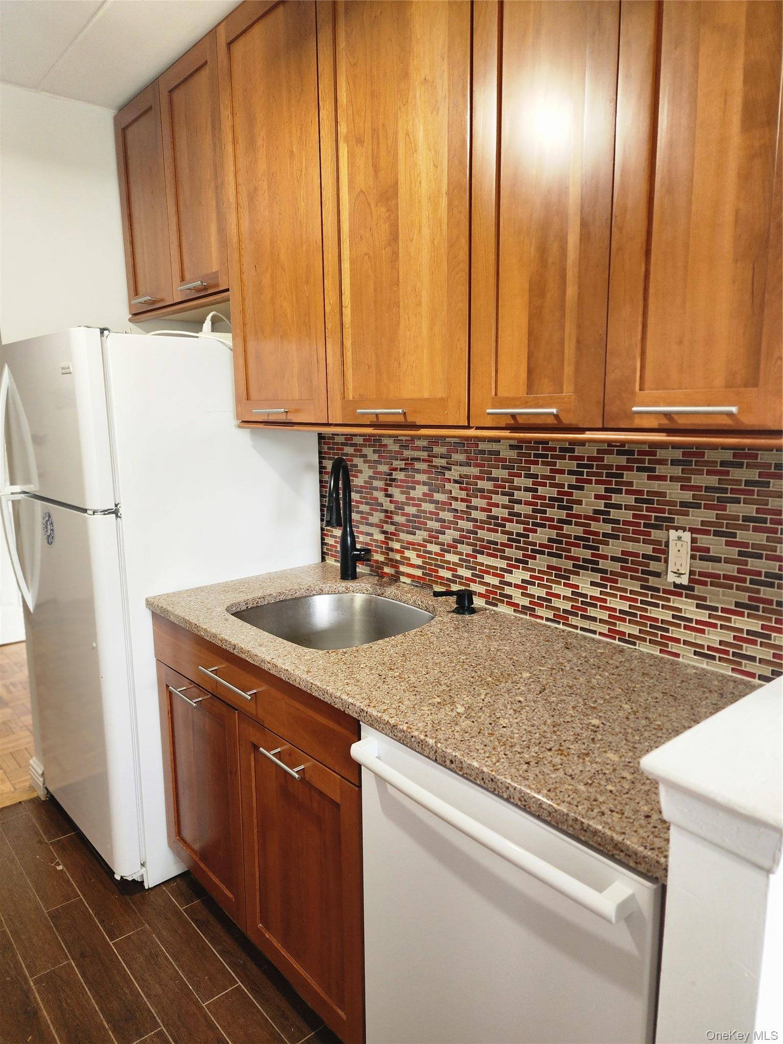 2 Bedroom Apartment for Sale in Scarsdale - New York - USA - 3