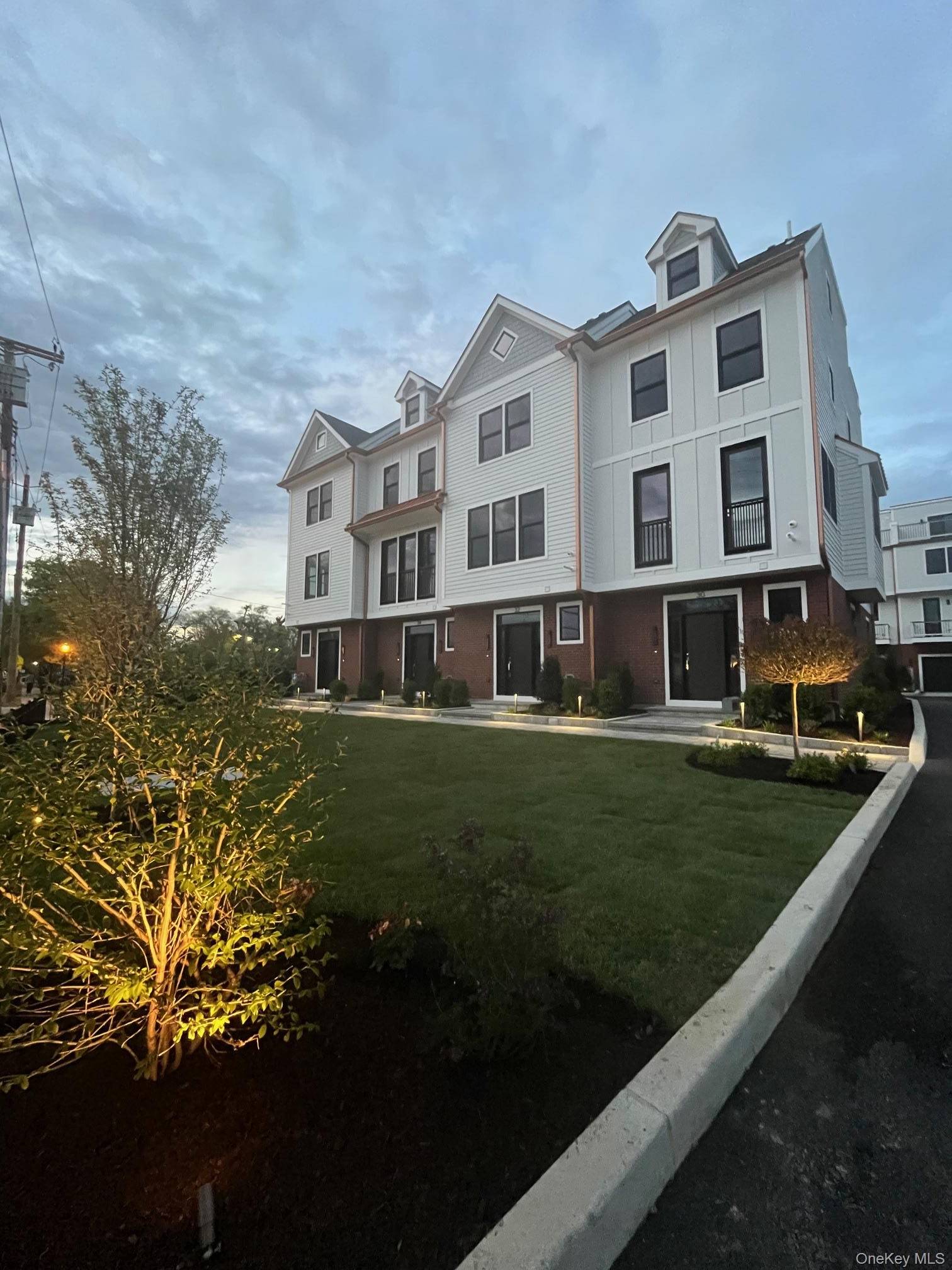 2 Bedroom Home for Sale in Sleepy Hollow - New York - USA - 2