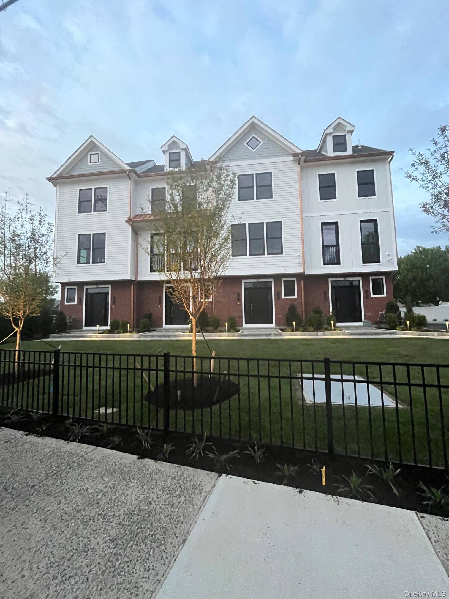 Apartamento com 2 Quartos à Venda em Sleepy Hollow - Nova Iorque - EUA - 1