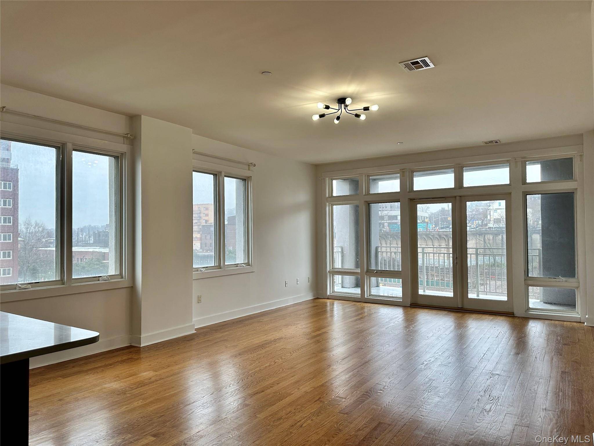 Apartamento de 2 Dormitorios en Venta en Staten Island - Nueva York - EE. UU. - 2